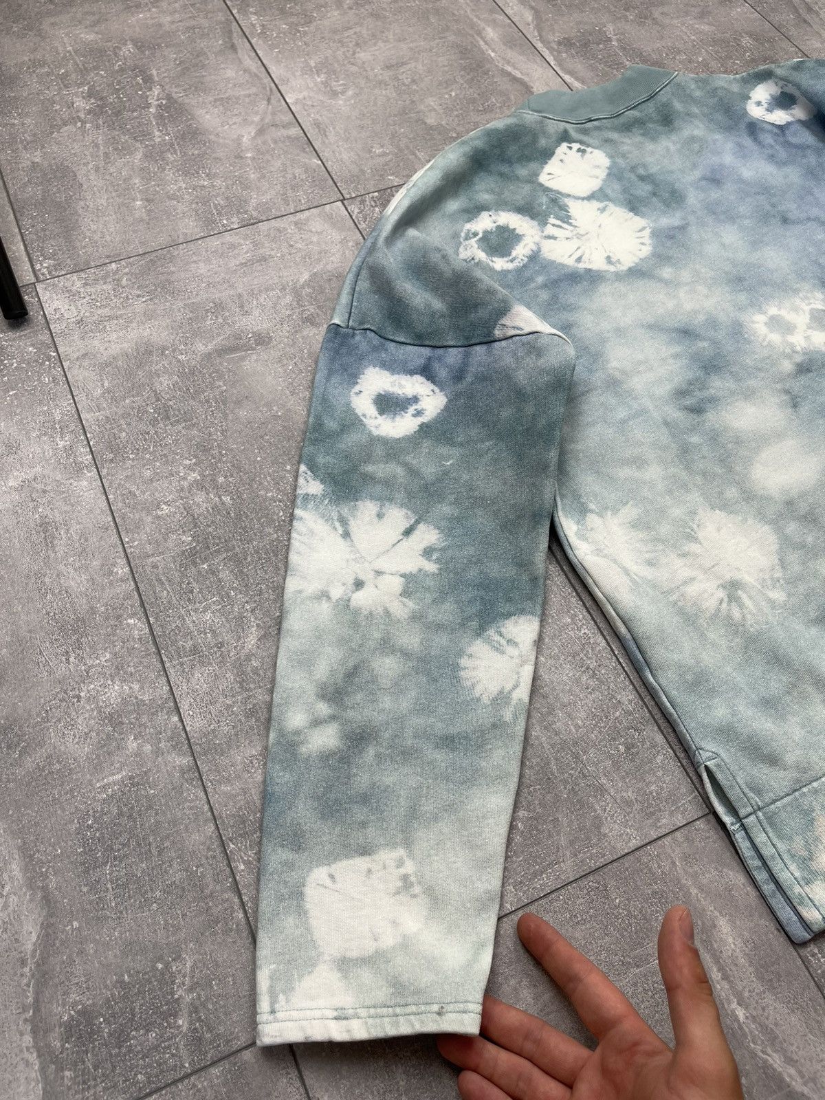 Acne Studios Acne Studios Felke Bleach PSS18 Tie-Dye Blue Sweatshirt Size US L / EU 52-54 / 3 - 15 Thumbnail