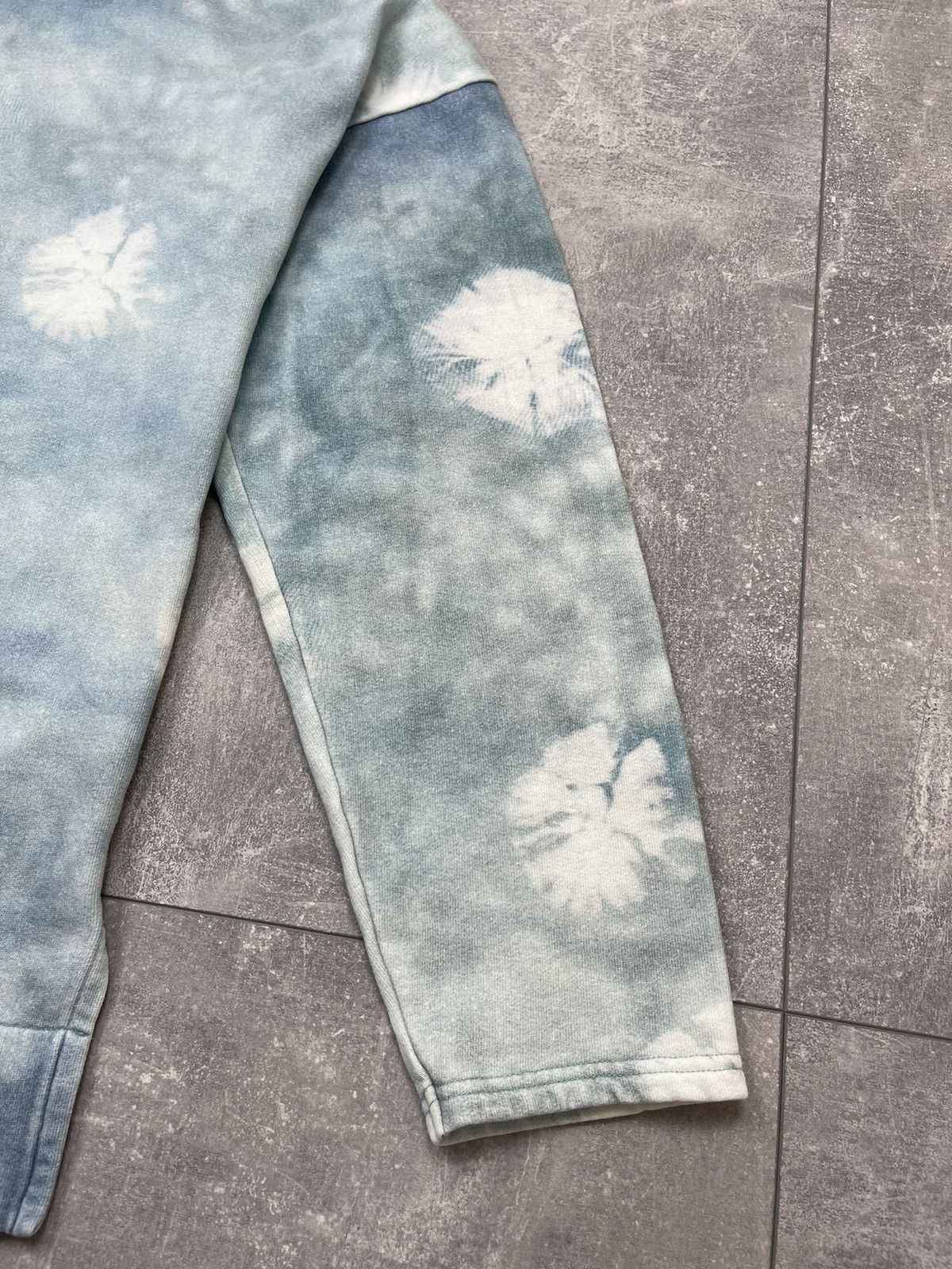 Acne Studios Acne Studios Felke Bleach PSS18 Tie-Dye Blue Sweatshirt Size US L / EU 52-54 / 3 - 7 Thumbnail