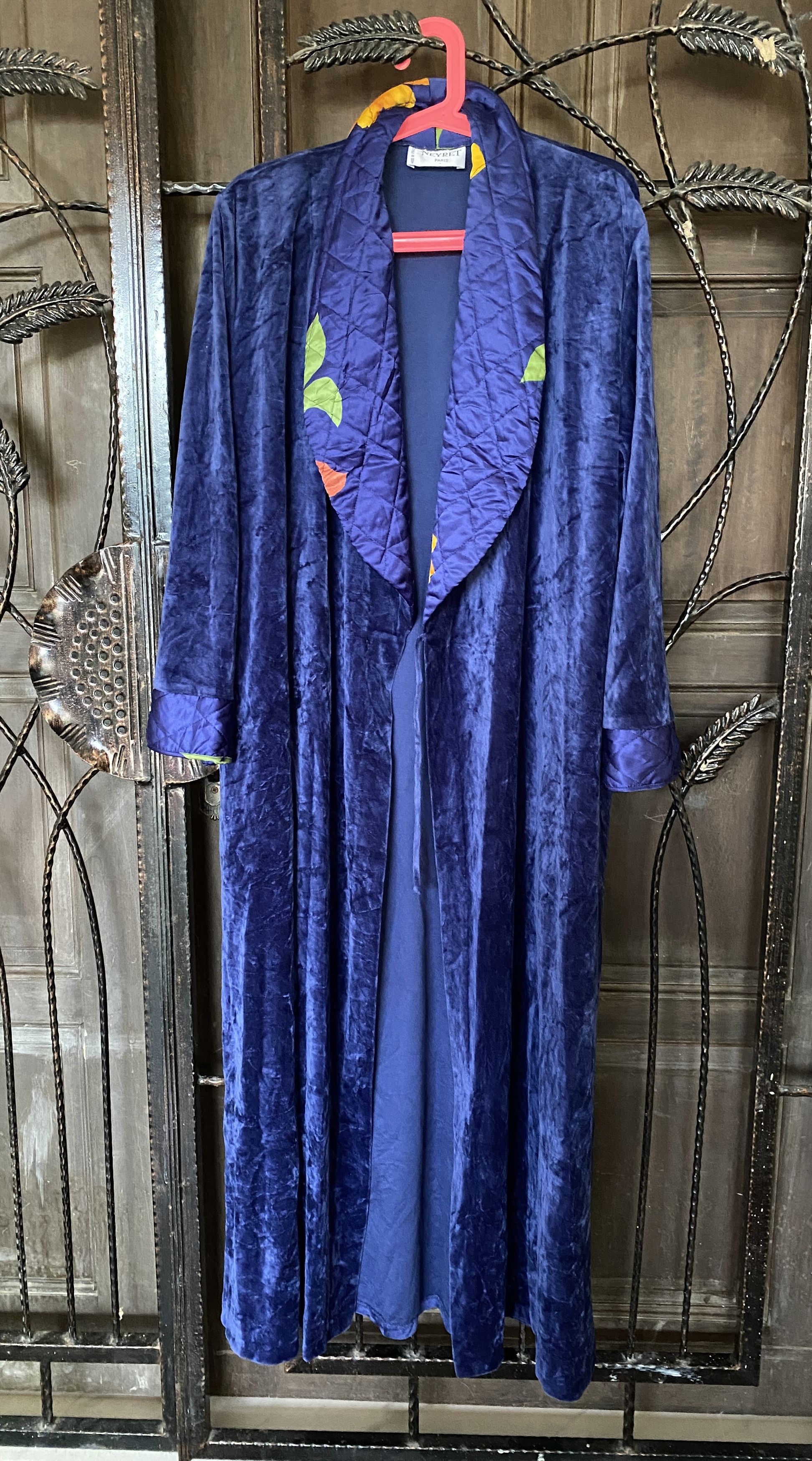 Designer VINTAGE NEYRET PARIS BATHROBE SLEEPWEAR MADE IN FRANCE Size US XL / EU 56 / 4 - 1 Thumbnail