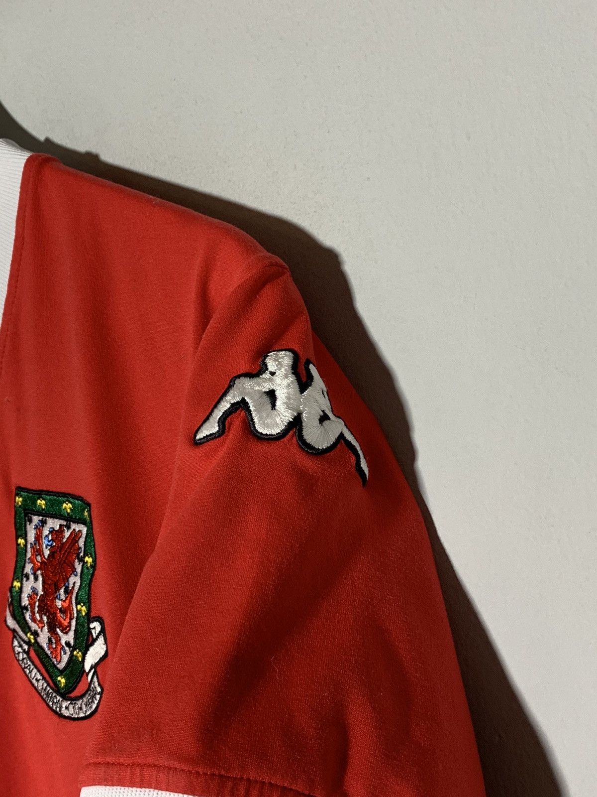 Kappa × Vintage Wales Kappa 2006 Vintage Football Shirt Size US L / EU 52-54 / 3 - 5 Thumbnail