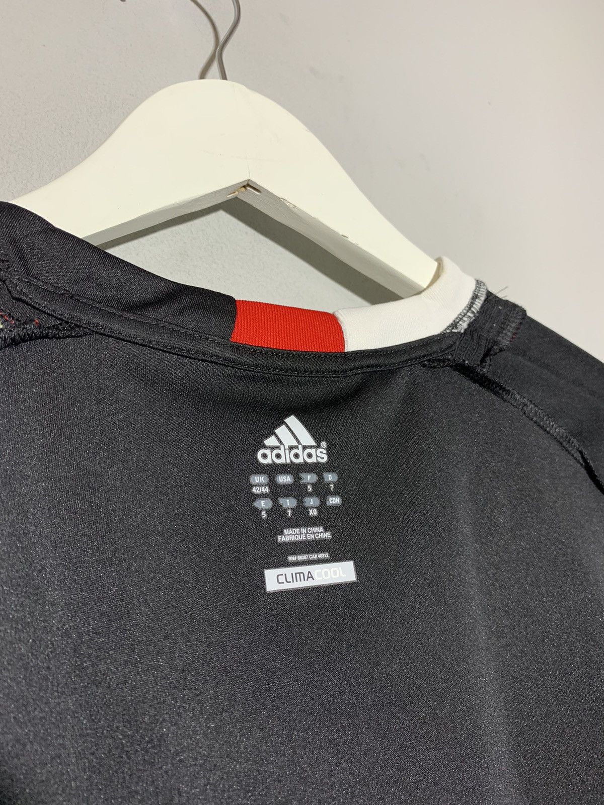 Adidas × Vintage Adidas Liverpool 2010 Y2k Blokecore style football shirt Size US L / EU 52-54 / 3 - 9 Thumbnail