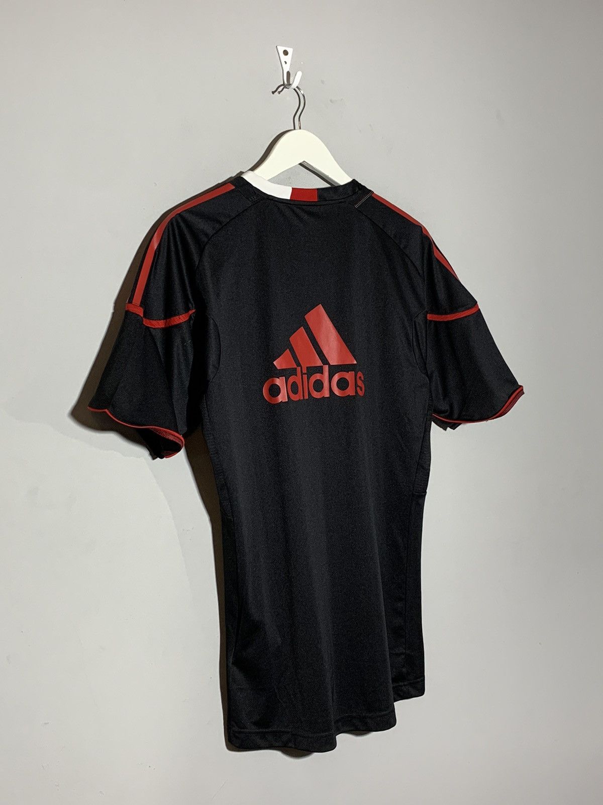 Adidas × Vintage Adidas Liverpool 2010 Y2k Blokecore style football shirt Size US L / EU 52-54 / 3 - 7 Thumbnail