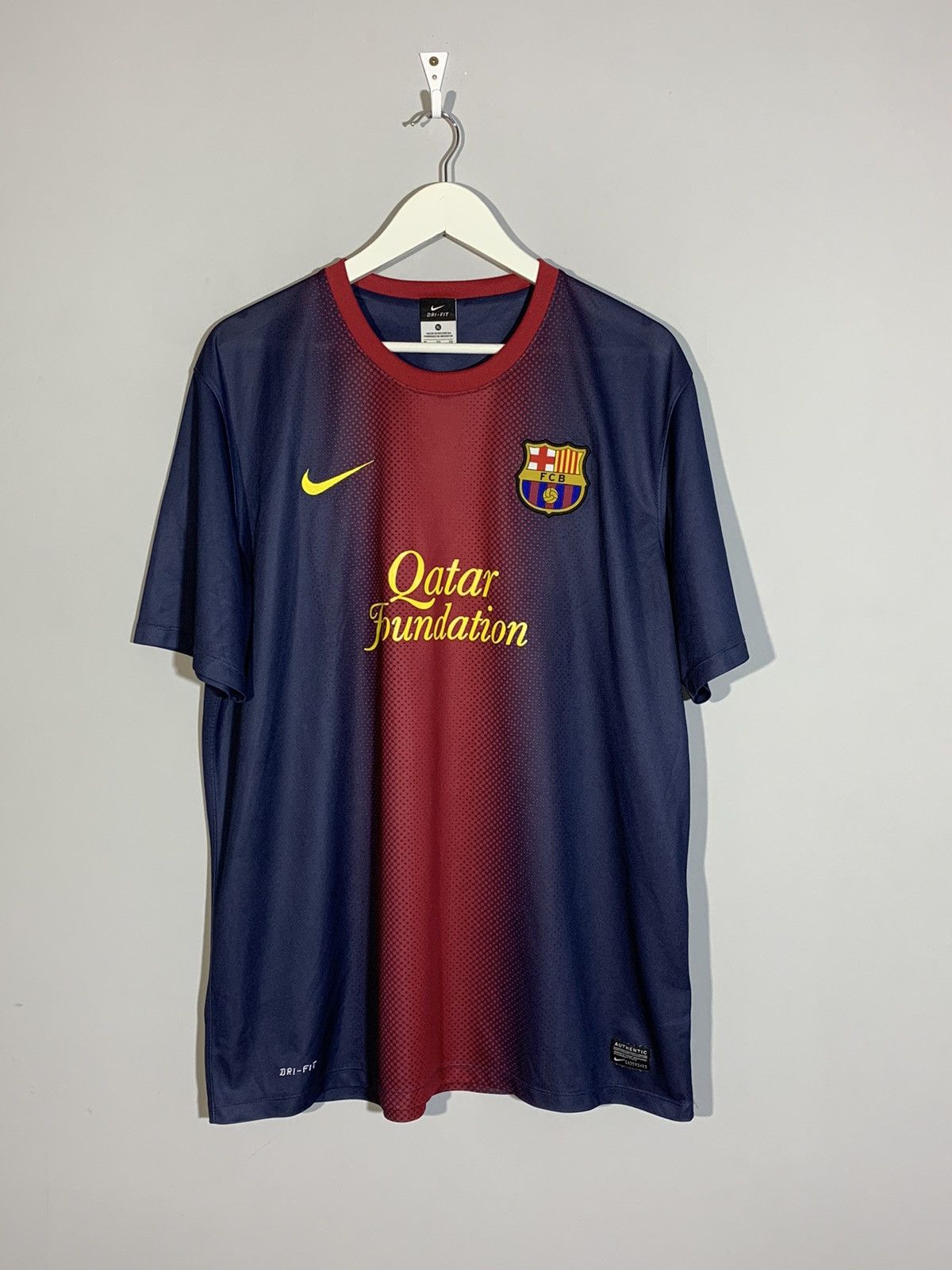 Nike × Vintage F.C Barcelona 2012/13 Nike Y2k Blokecore Football Shirt Size US XL / EU 56 / 4 - 1 Thumbnail