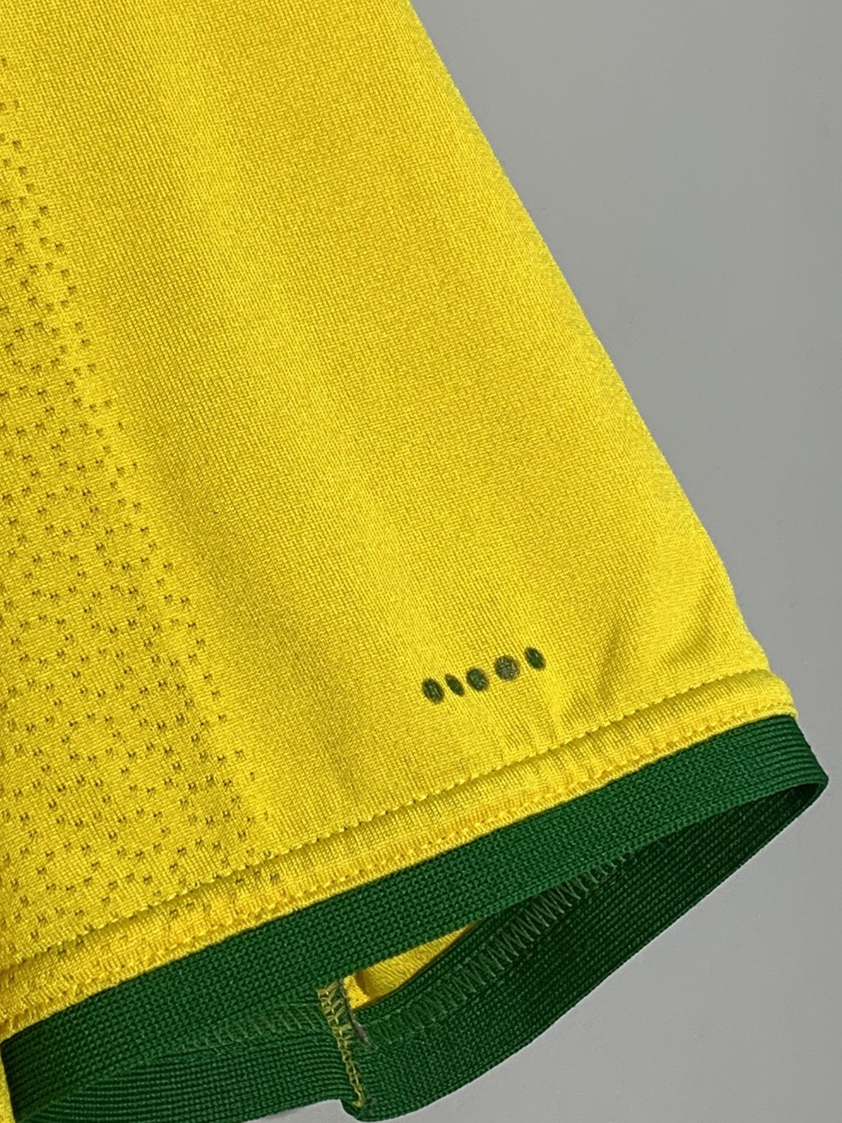 Nike × Vintage Brazil 2000 Nike Vintage Y2k Streetwear Style Football Shirt Size US XL / EU 56 / 4 - 5 Thumbnail