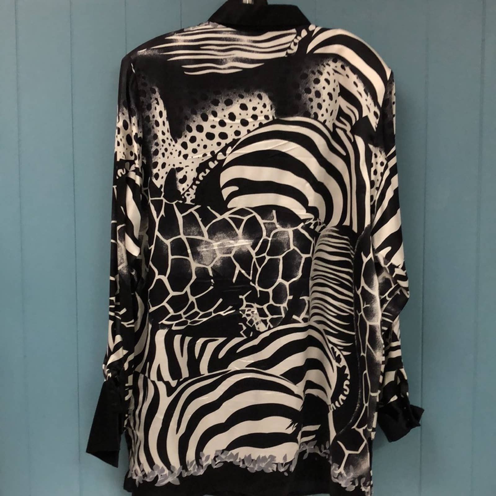 Vintage Vintage 100% silk zebra animal print blouse women’s size S Size S / US 4 / IT 40 - 9 Thumbnail