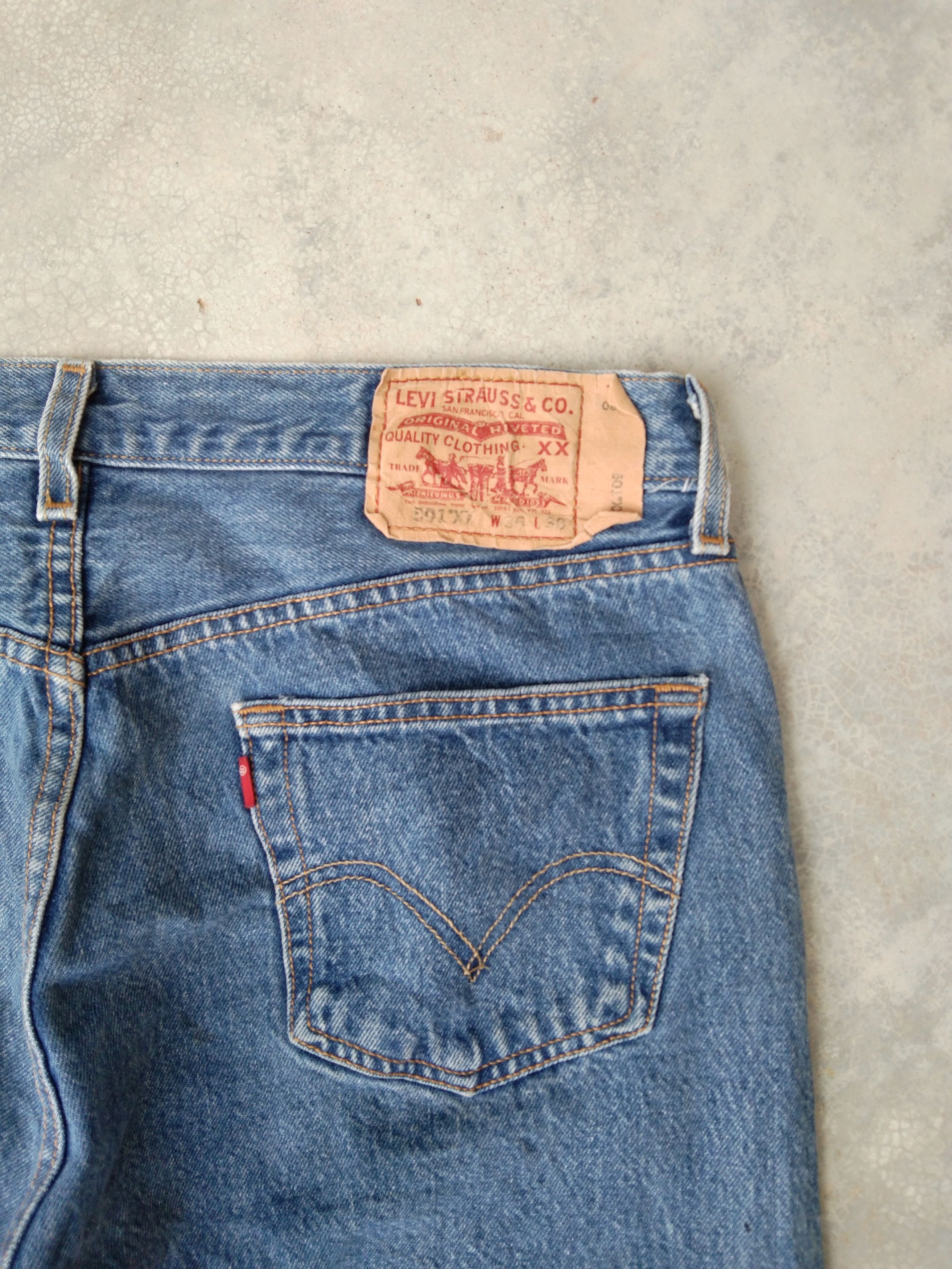 Levi's Vintage Levi's 501 xx Distressed Jeans 36x28 Size US 36 / EU 52 - 4 Thumbnail