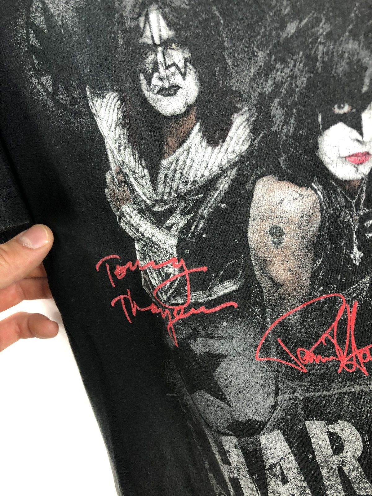 Band Tees × KISS Vintage Kiss Hard Rock Sig Series 32 Madrid Big T-Shirt Sz L Size US L / EU 52-54 / 3 - 5 Thumbnail