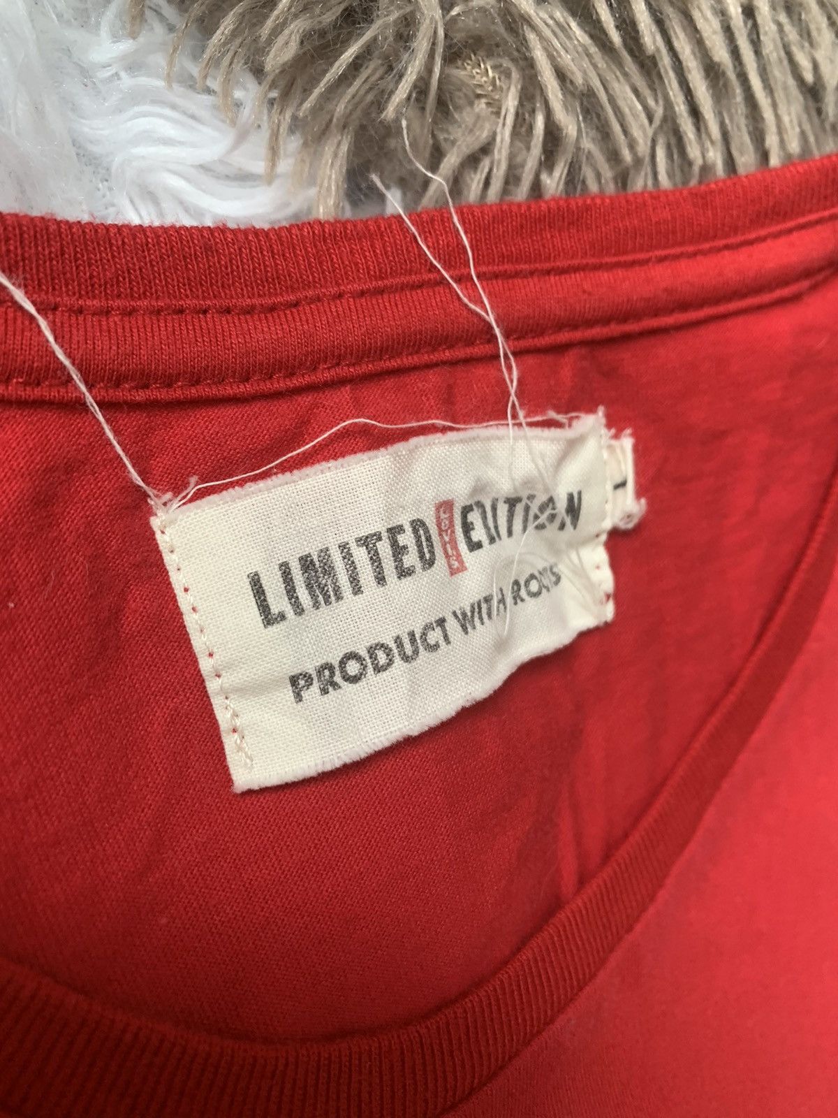 Levi's Limited Edition red 'No More Heroes' t-shirt Size US L / EU 52-54 / 3 - 6 Thumbnail