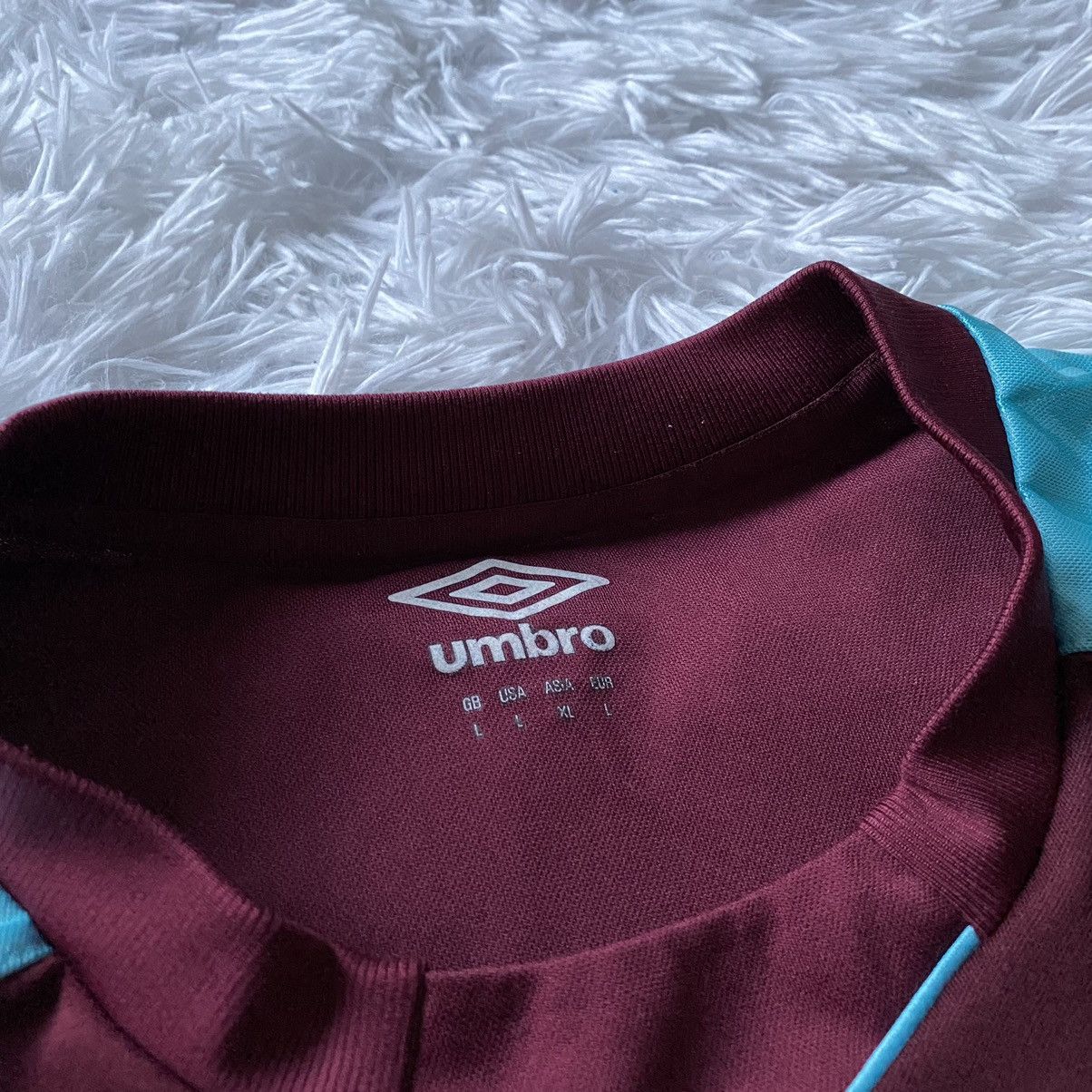 Umbro 2018 WEST HAM UMBRO HOME SOCCER SHIRT FOOTBALL JERSEY M Size US L / EU 52-54 / 3 - 10 Thumbnail