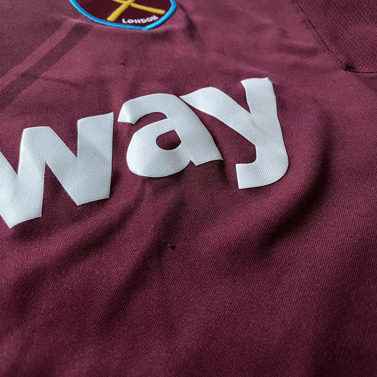 Umbro 2018 WEST HAM UMBRO HOME SOCCER SHIRT FOOTBALL JERSEY M Size US L / EU 52-54 / 3 - 6 Thumbnail