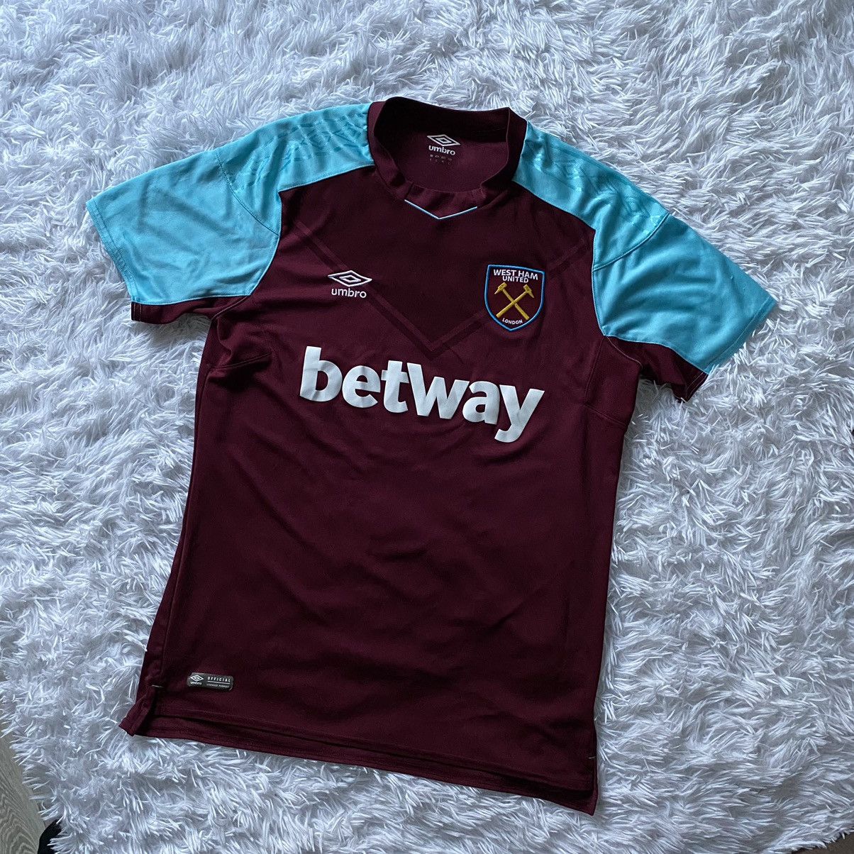 Umbro 2018 WEST HAM UMBRO HOME SOCCER SHIRT FOOTBALL JERSEY M Size US L / EU 52-54 / 3 - 1 Thumbnail