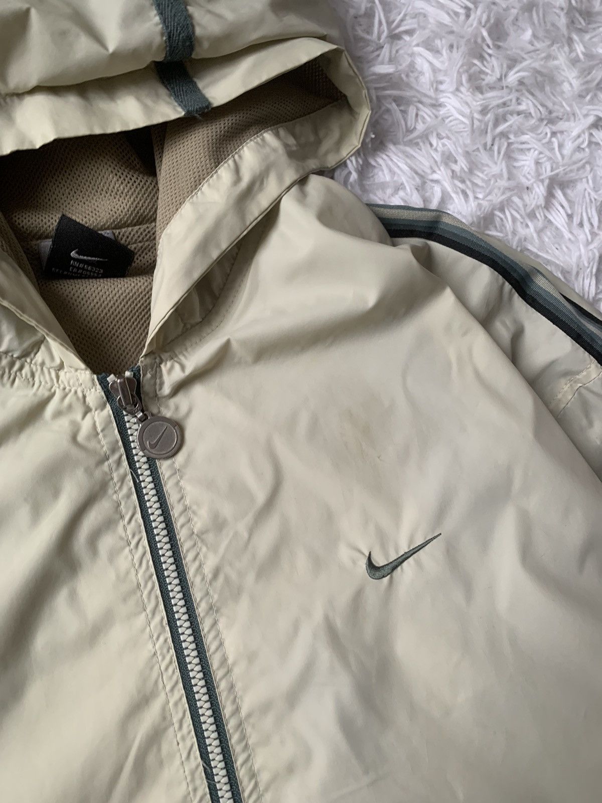 Nike Vintage Nike Y2K Logo Swoosh Light Jacket Size US M / EU 48-50 / 2 - 5 Thumbnail