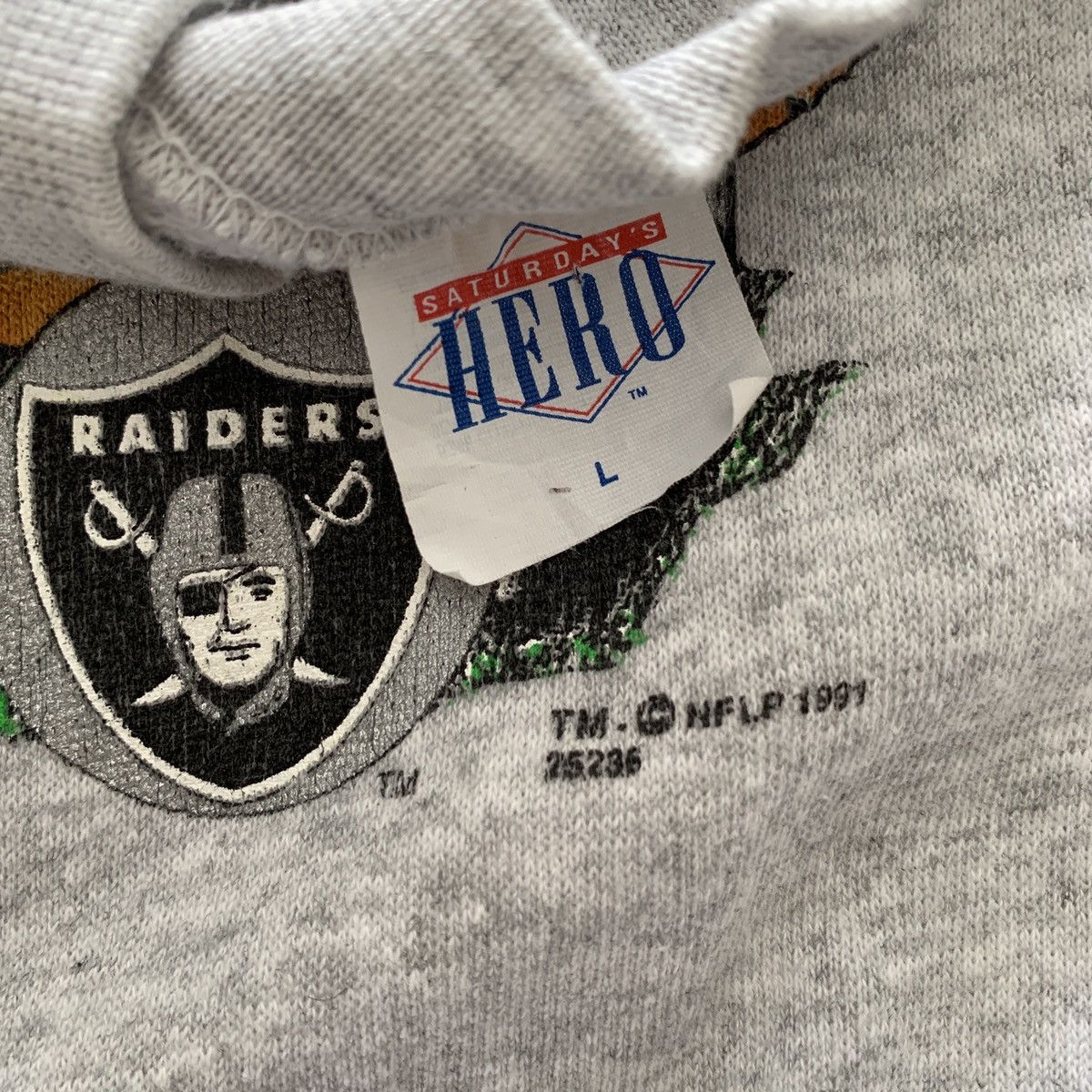 Vintage Vtg 90s Los Angeles Raiders Sweatshirt Size US L / EU 52-54 / 3 - 5 Thumbnail