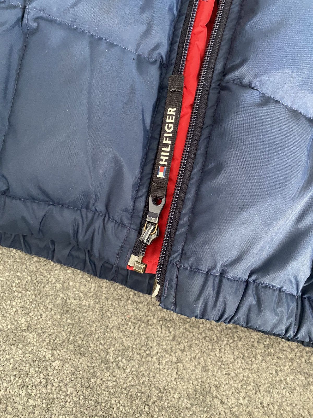 Vintage Vintage Tommy Hilfiger Puff down jacket size S Size US S / EU 44-46 / 1 - 10 Thumbnail