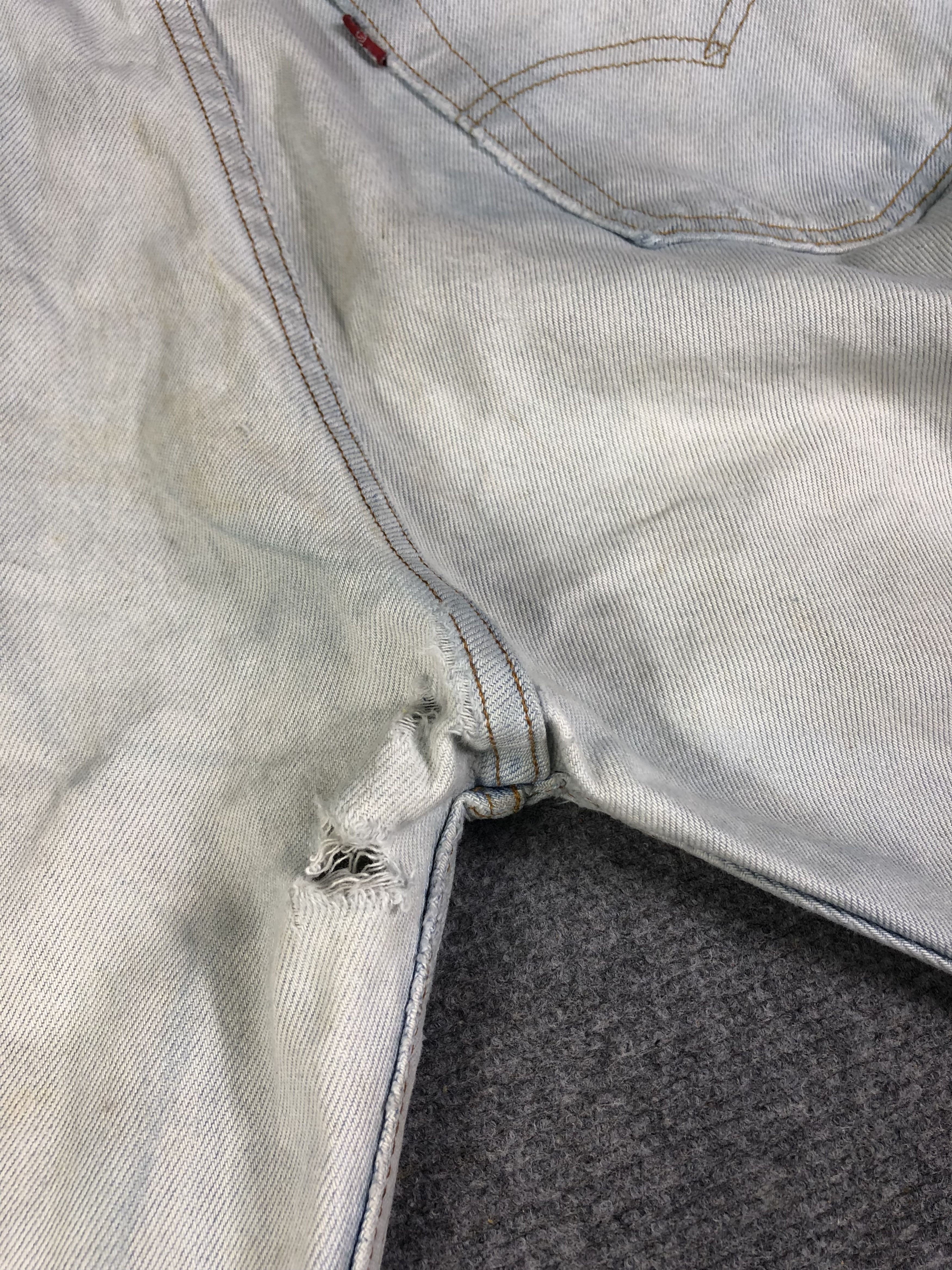 Levi's Vintage Dirty Light Blue Levis 501 33x32 Size US 33 - 13 Thumbnail