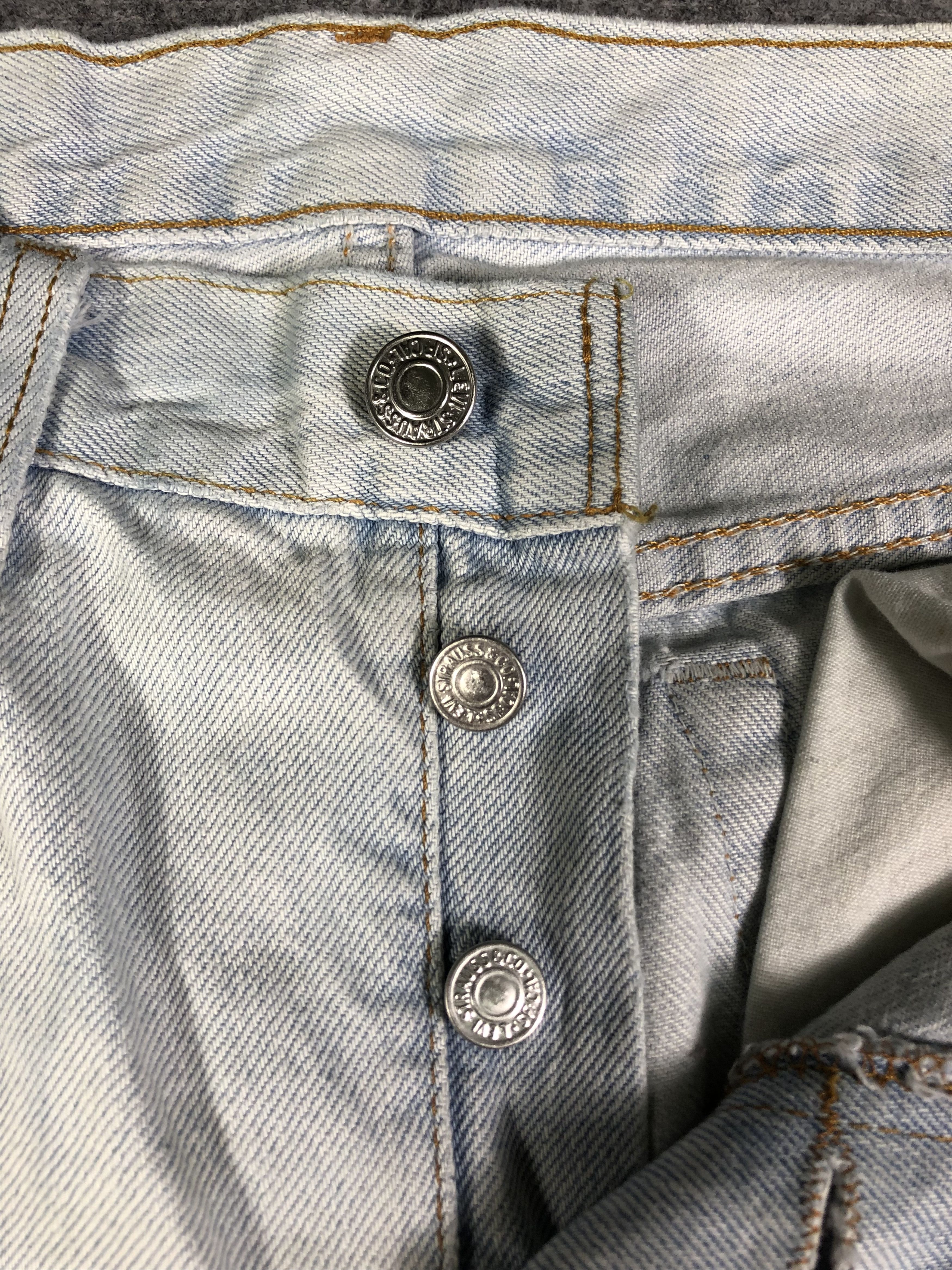 Levi's Vintage Dirty Light Blue Levis 501 33x32 Size US 33 - 3 Thumbnail