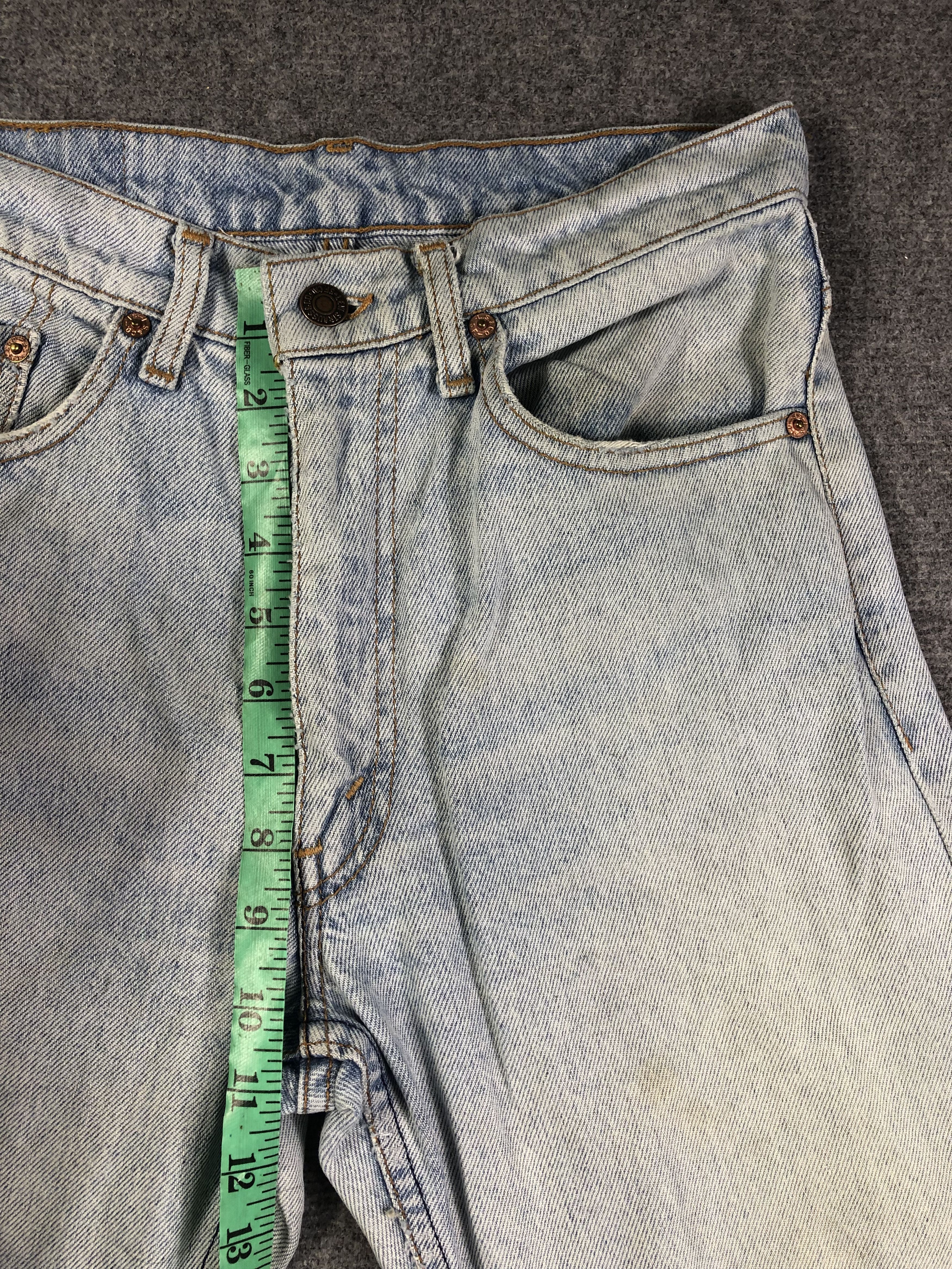 Levis light Wash blue Denim Jeans 28x29.5