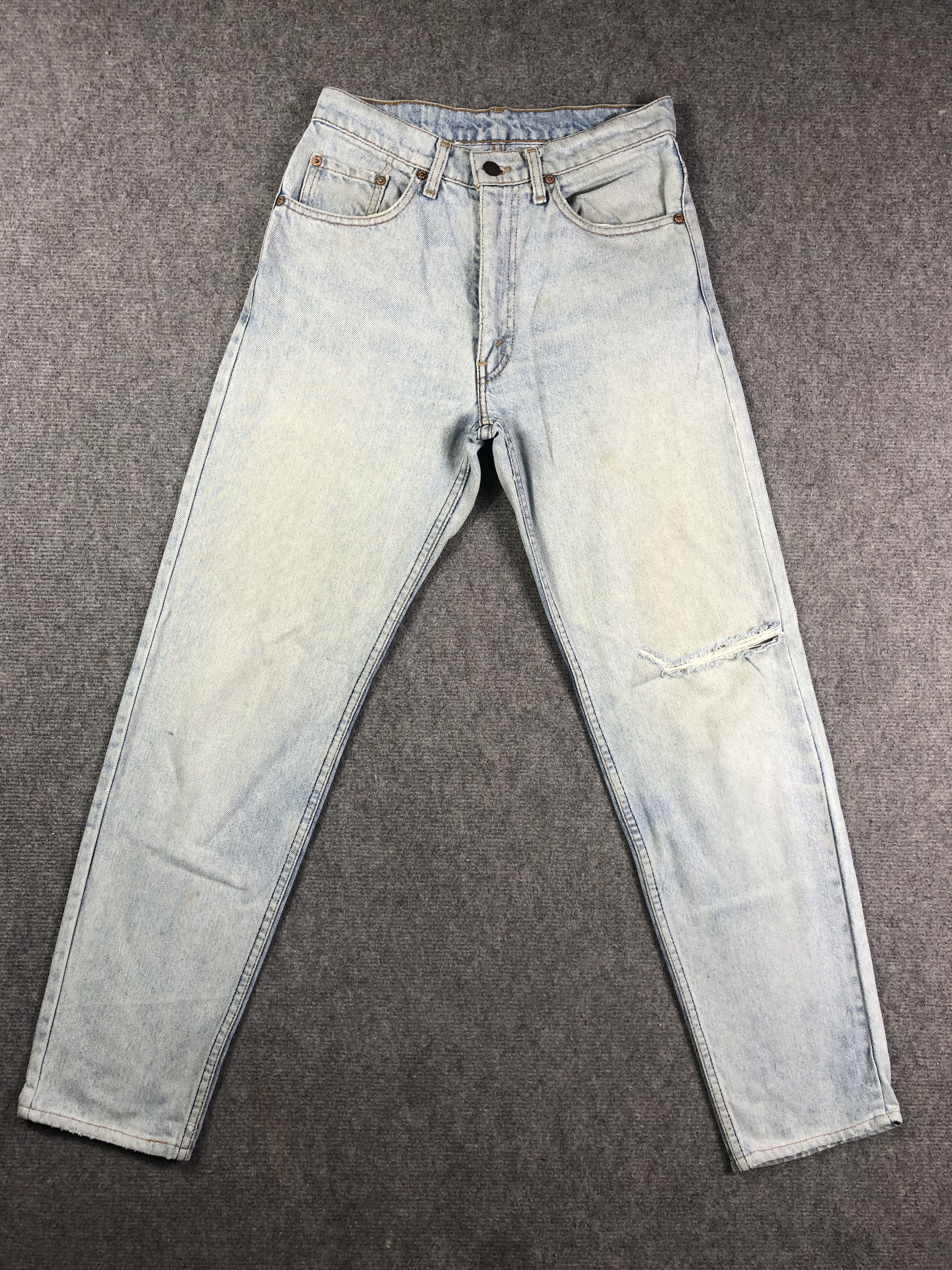 Levis light Wash blue Denim Jeans 28x29.5