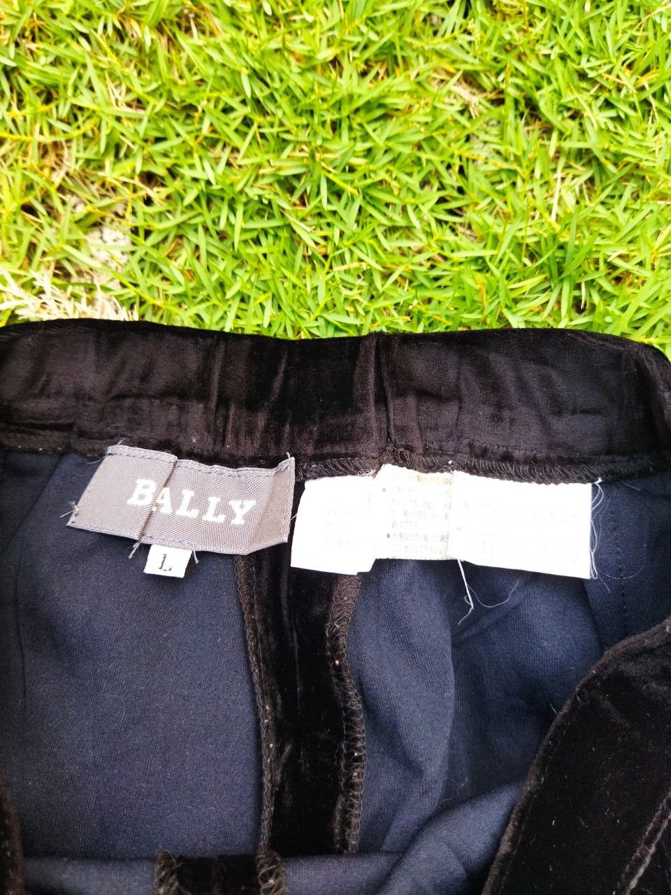 Bally Vintage Bally Velvet Pants - Size L Size 26" / US 2 / IT 38 - 4 Thumbnail