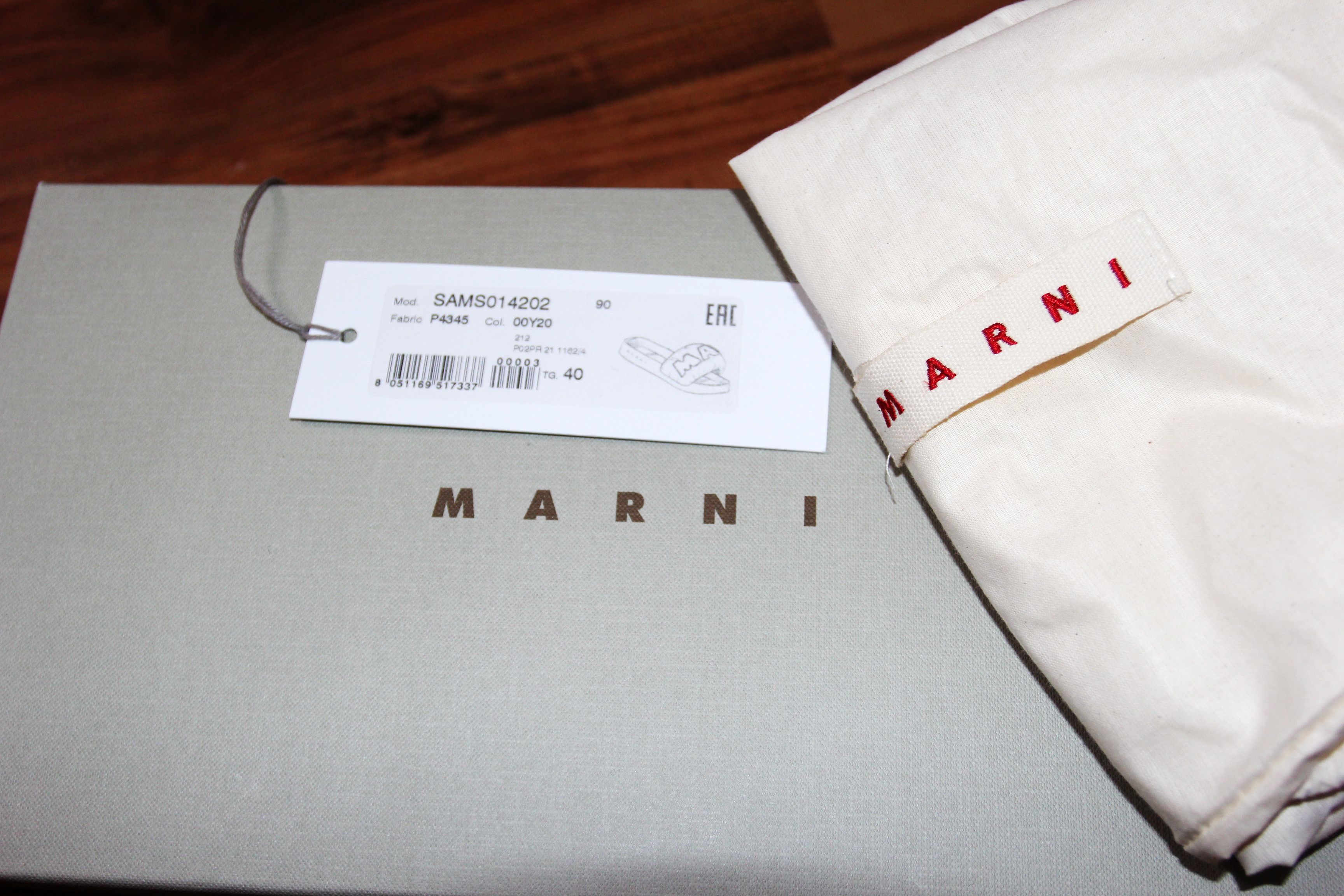 Marni BNWT AW21 MARNI LOGO PUFFY POOL SLIDE SANDAL 40 Size US 7 / EU 40 - 6 Thumbnail