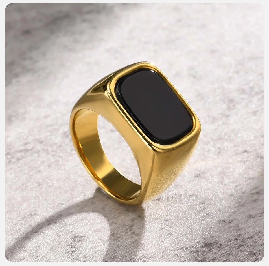 Other Geometric Rectangle Black Stone Top Signet Ring Size ONE SIZE - 1 Thumbnail