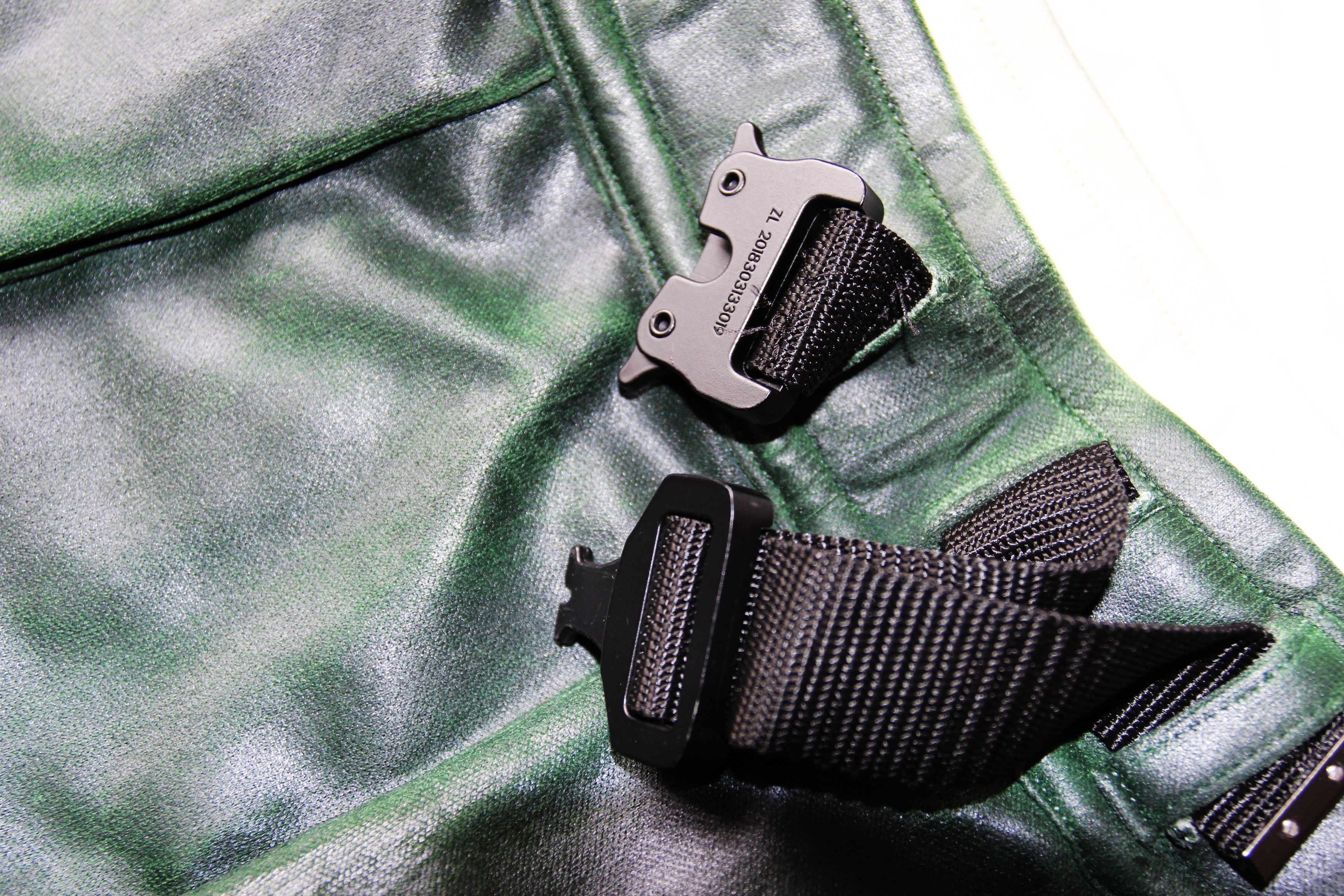 TAAKK BNWOT SS20 TAAKK GREEN NYLON PANTS M Size US 31 - 10 Thumbnail