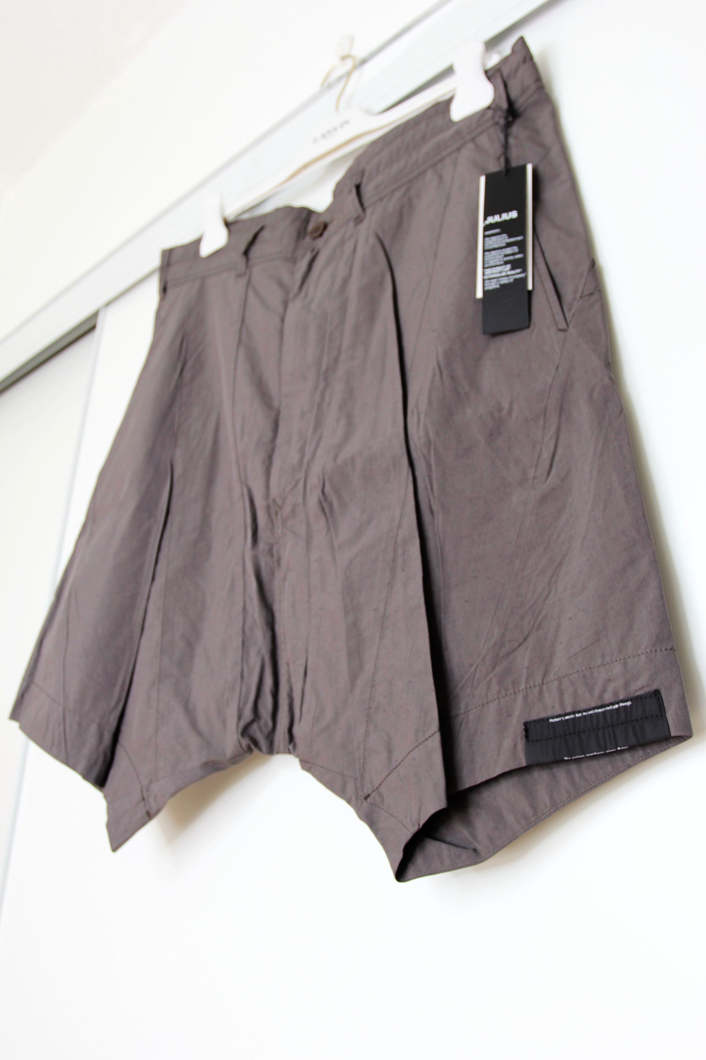 Julius BNWT SS16 JULIUS "SEFIROTH" DROPCOTCH SHORTS 3 Size US 34 / EU 50 - 4 Thumbnail