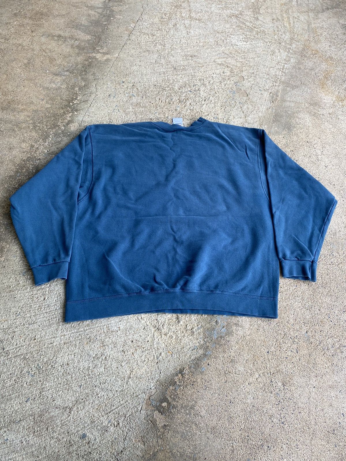 Nike × Vintage Vintage Crazy Y2K Nike Faded Boxy Essential Sweatshirt Size US L / EU 52-54 / 3 - 9 Thumbnail