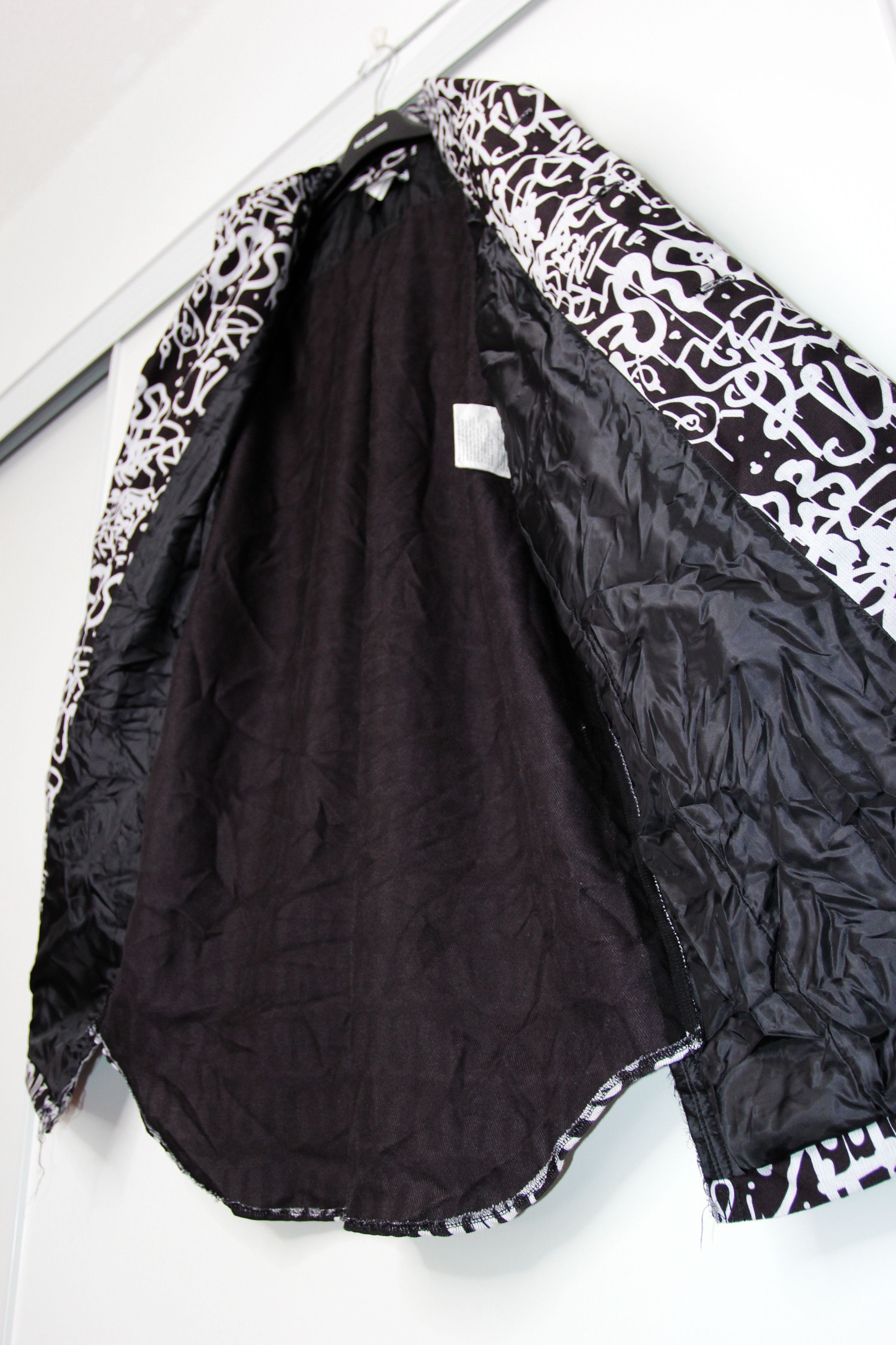 Comme des Garcons Black BNWT AW20 COMME DES GARCONS BLACK GRAFFITI PRINT COAT M Size US M / EU 48-50 / 2 - 13 Thumbnail