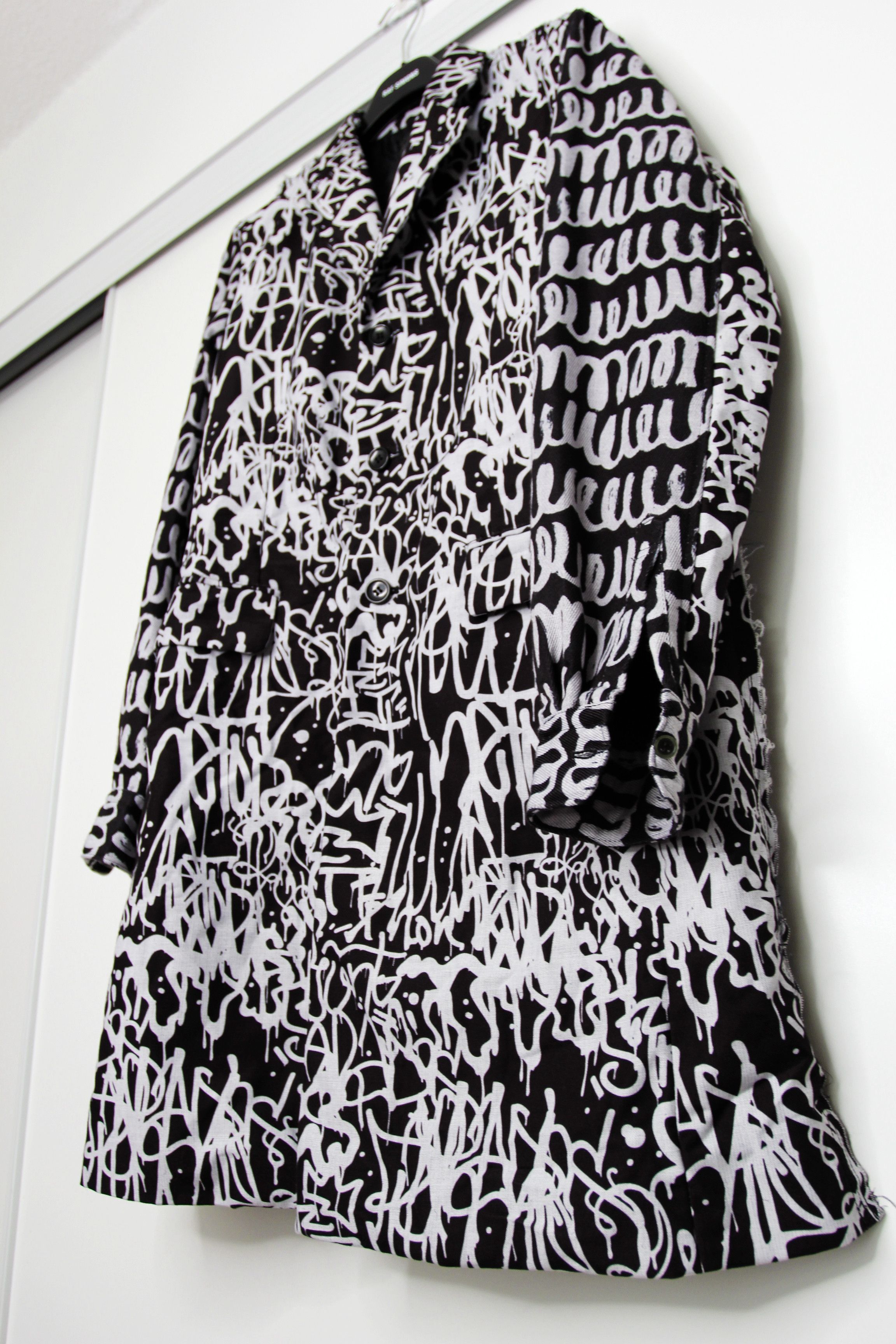 Comme des Garcons Black BNWT AW20 COMME DES GARCONS BLACK GRAFFITI PRINT COAT M Size US M / EU 48-50 / 2 - 7 Thumbnail