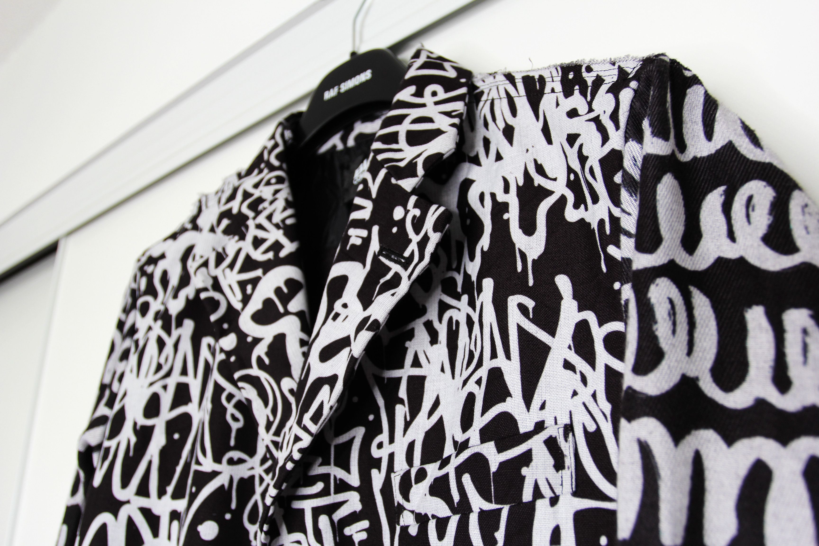 Comme des Garcons Black BNWT AW20 COMME DES GARCONS BLACK GRAFFITI PRINT COAT M Size US M / EU 48-50 / 2 - 4 Thumbnail