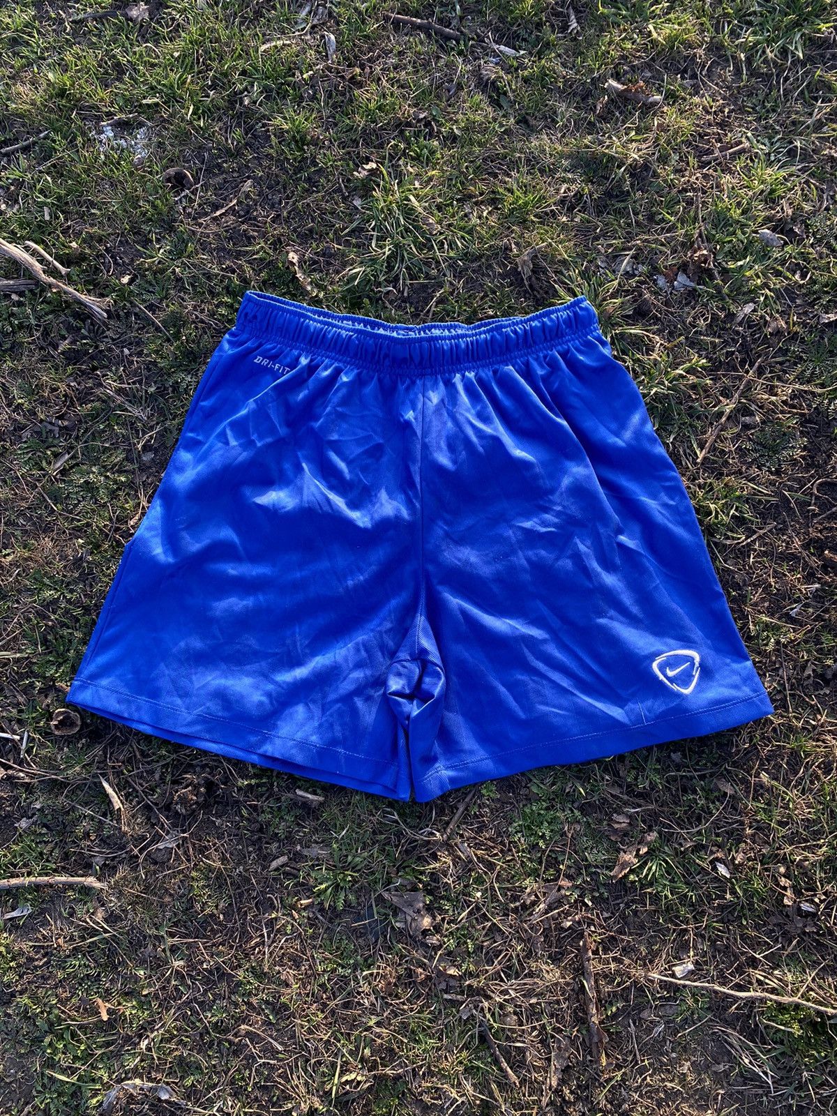 Nike Vintage Nike shorts streetwear swoosh casual y2k size M Size US 32 / EU 48 - 1 Thumbnail