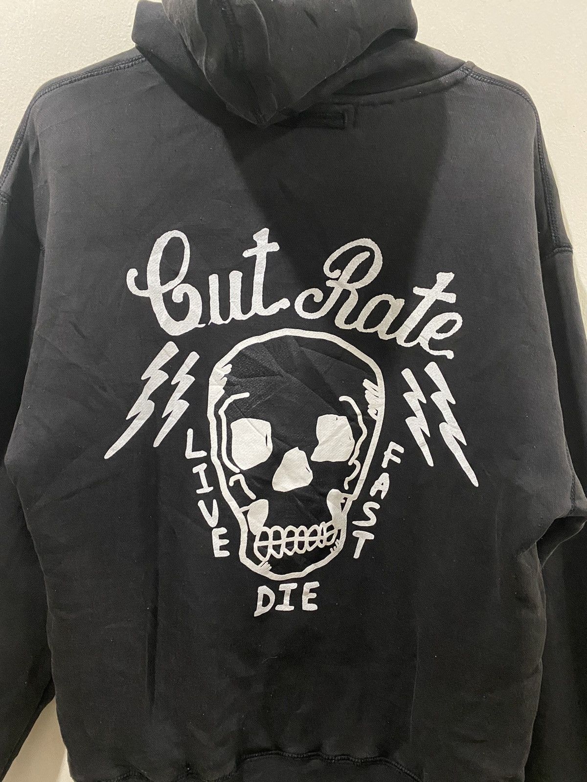 Vintage Distressed Cut Rate Skeleton Live. Fast. Die Hoodie Size US S / EU 44-46 / 1 - 2 Thumbnail