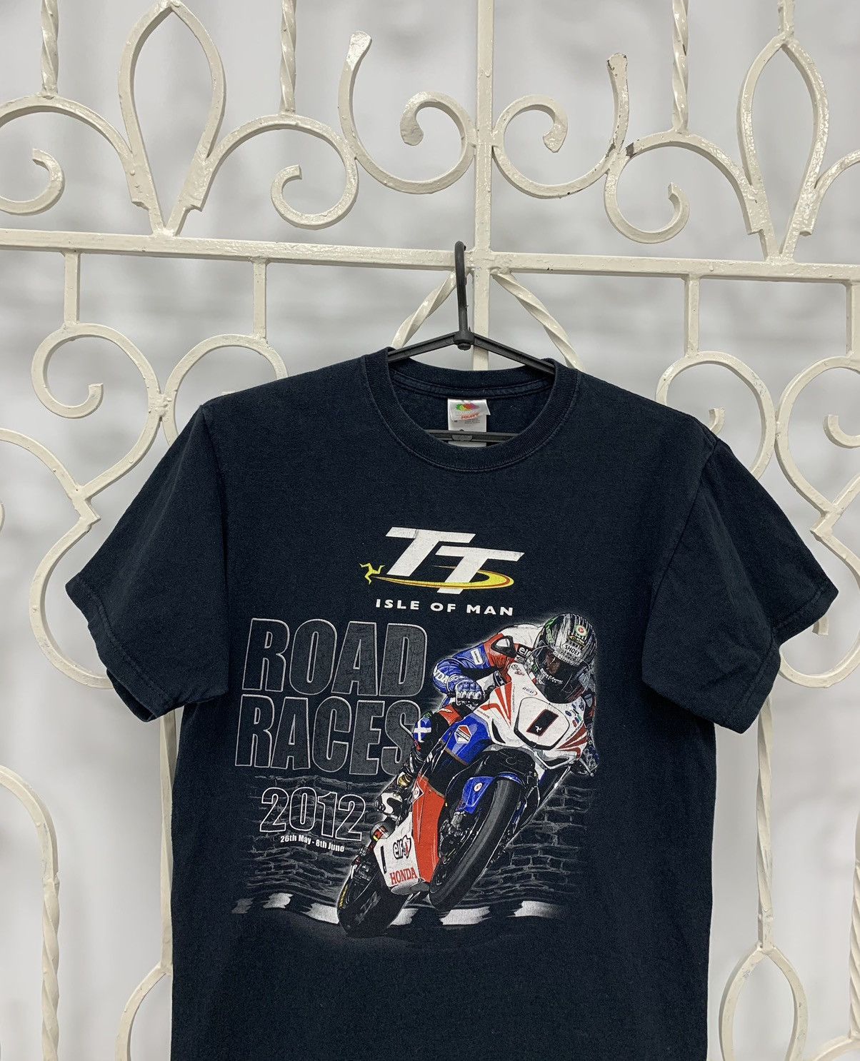 Vintage Vintage 2012 Isle of Man TT Moto Racing T-shirt Size US M / EU 48-50 / 2 - 2 Thumbnail