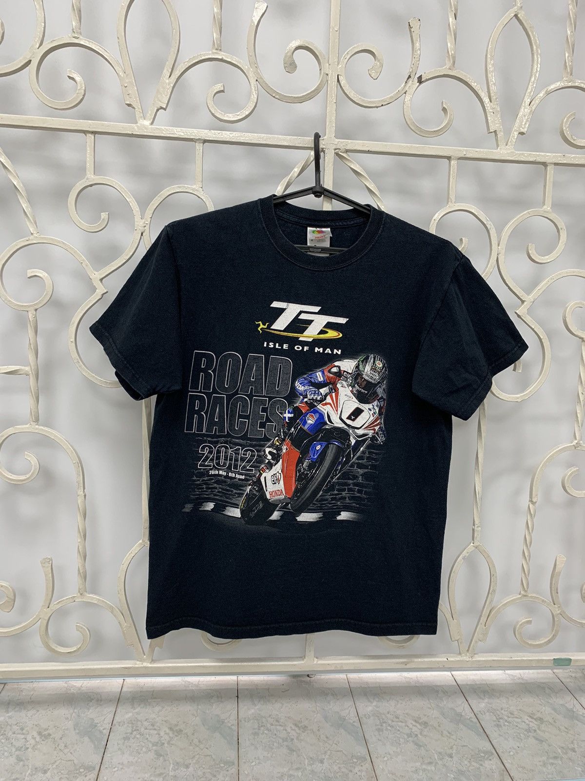 Vintage Vintage 2012 Isle of Man TT Moto Racing T-shirt Size US M / EU 48-50 / 2 - 1 Thumbnail