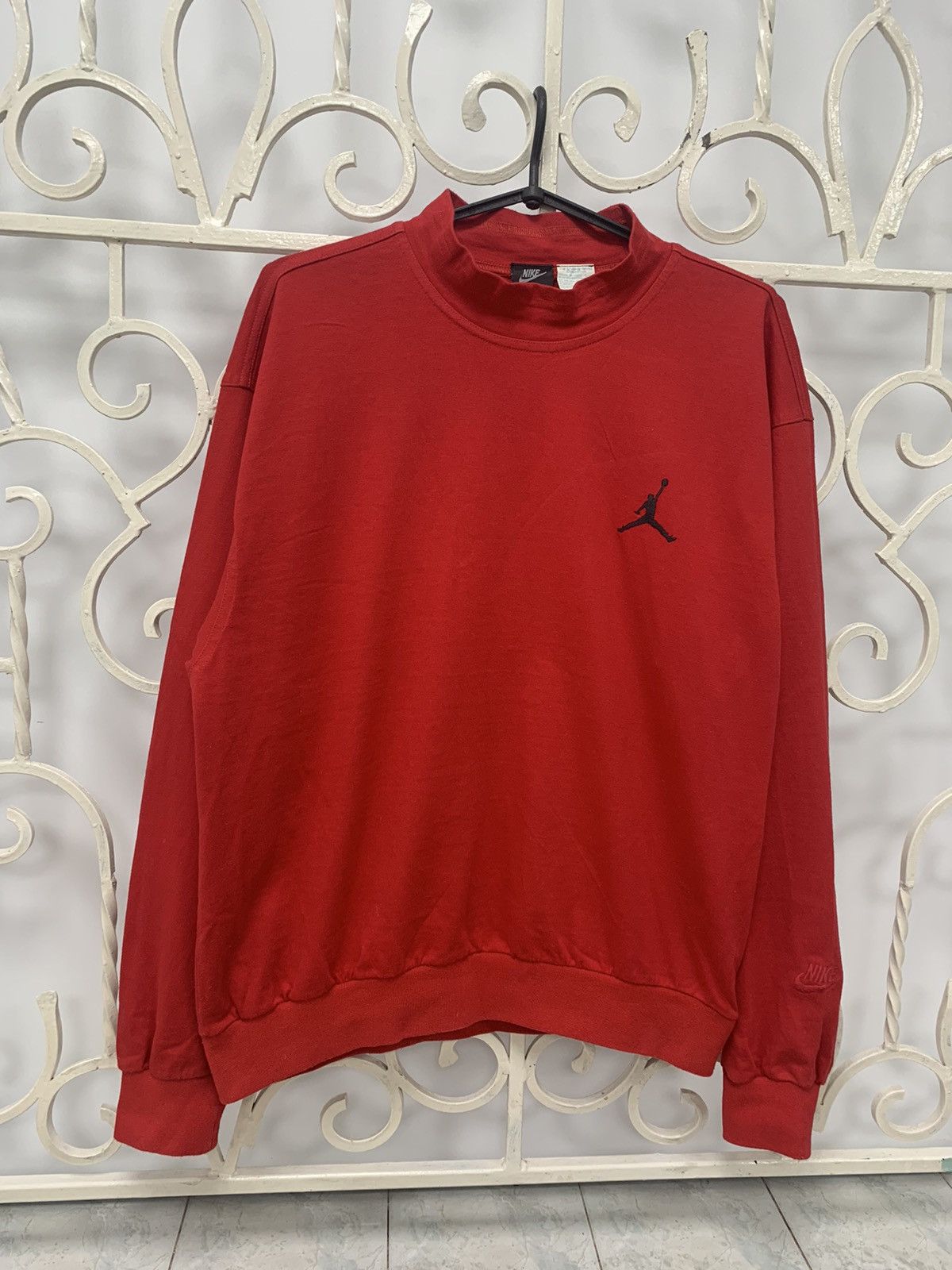 Jordan Brand Vintage Nike Jordan Sweatshirt Size US L / EU 52-54 / 3 - 1 Thumbnail