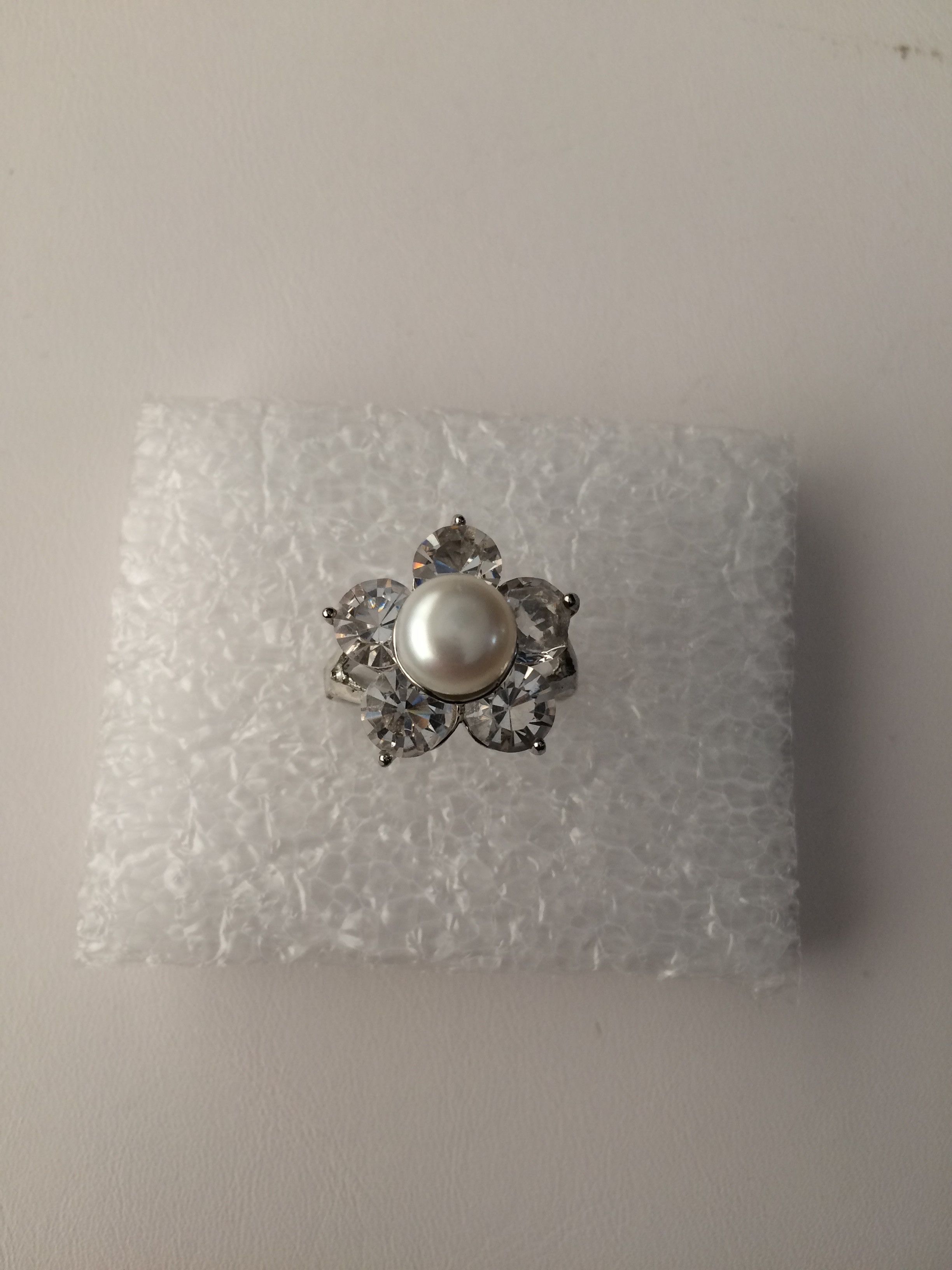 Jewelry White Pearl Bead Ring with CZs - Size 7.5 Size ONE SIZE - 1 Thumbnail