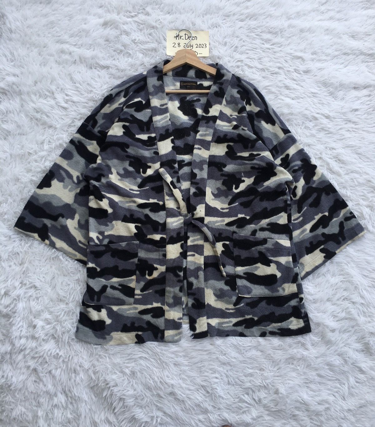 Gianni Valentino Rare Vintage Gianni Valentino Camo Bath Robe Size US L / EU 52-54 / 3 - 1 Thumbnail