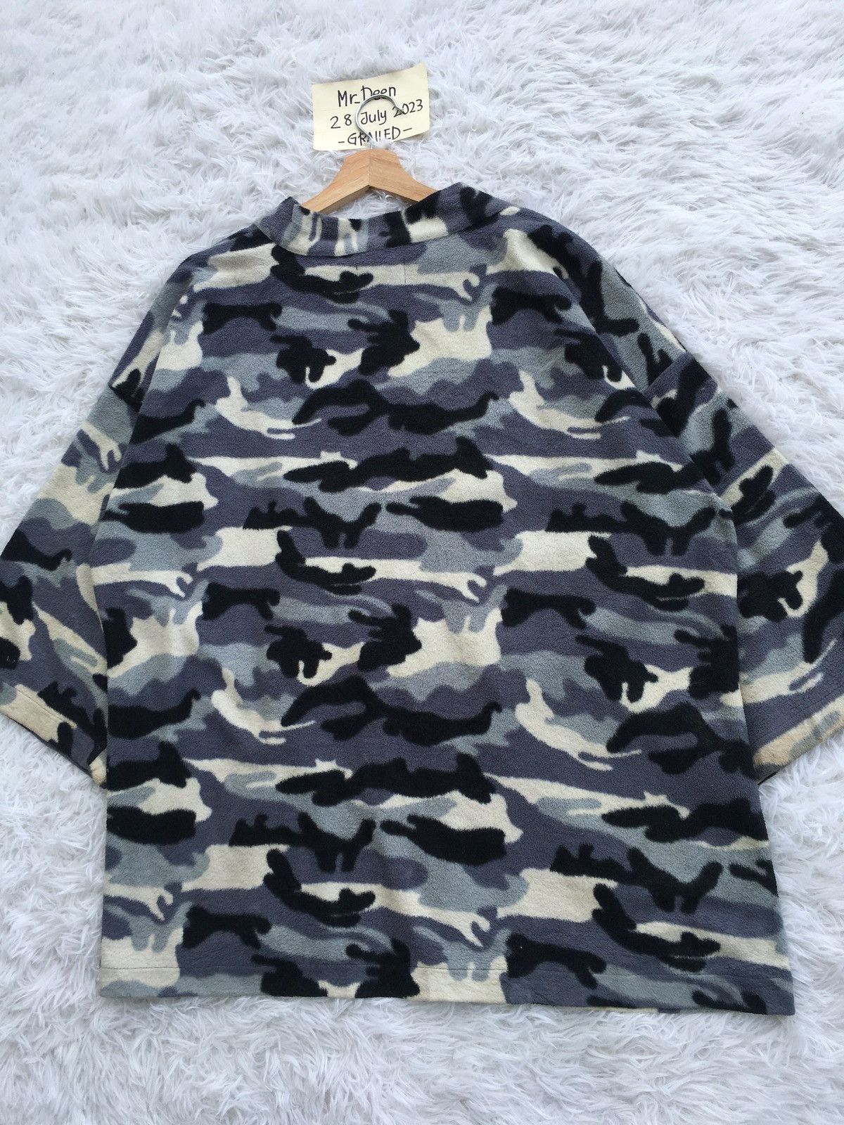 Gianni Valentino Rare Vintage Gianni Valentino Camo Bath Robe Size US L / EU 52-54 / 3 - 12 Thumbnail