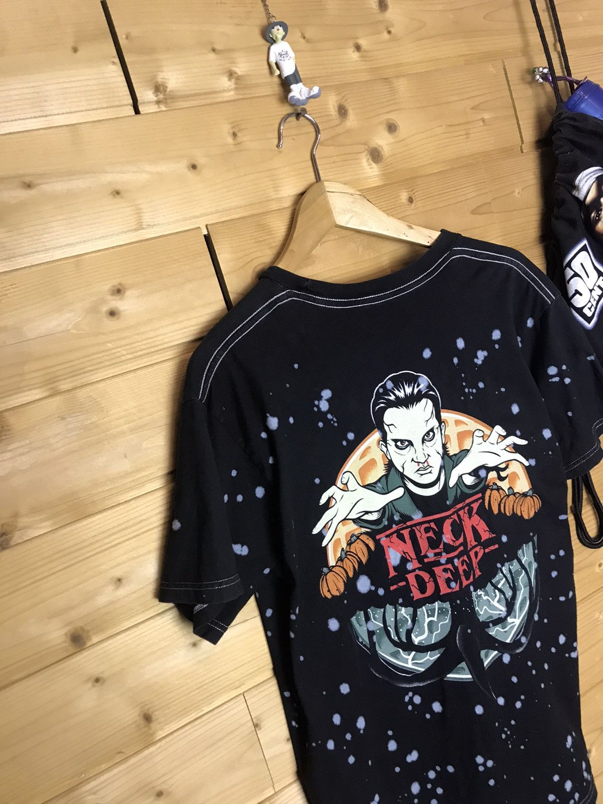 Band Tees Neck Deep inspired Stranger Things t-shirt Size US M / EU 48-50 / 2 - 2 Thumbnail