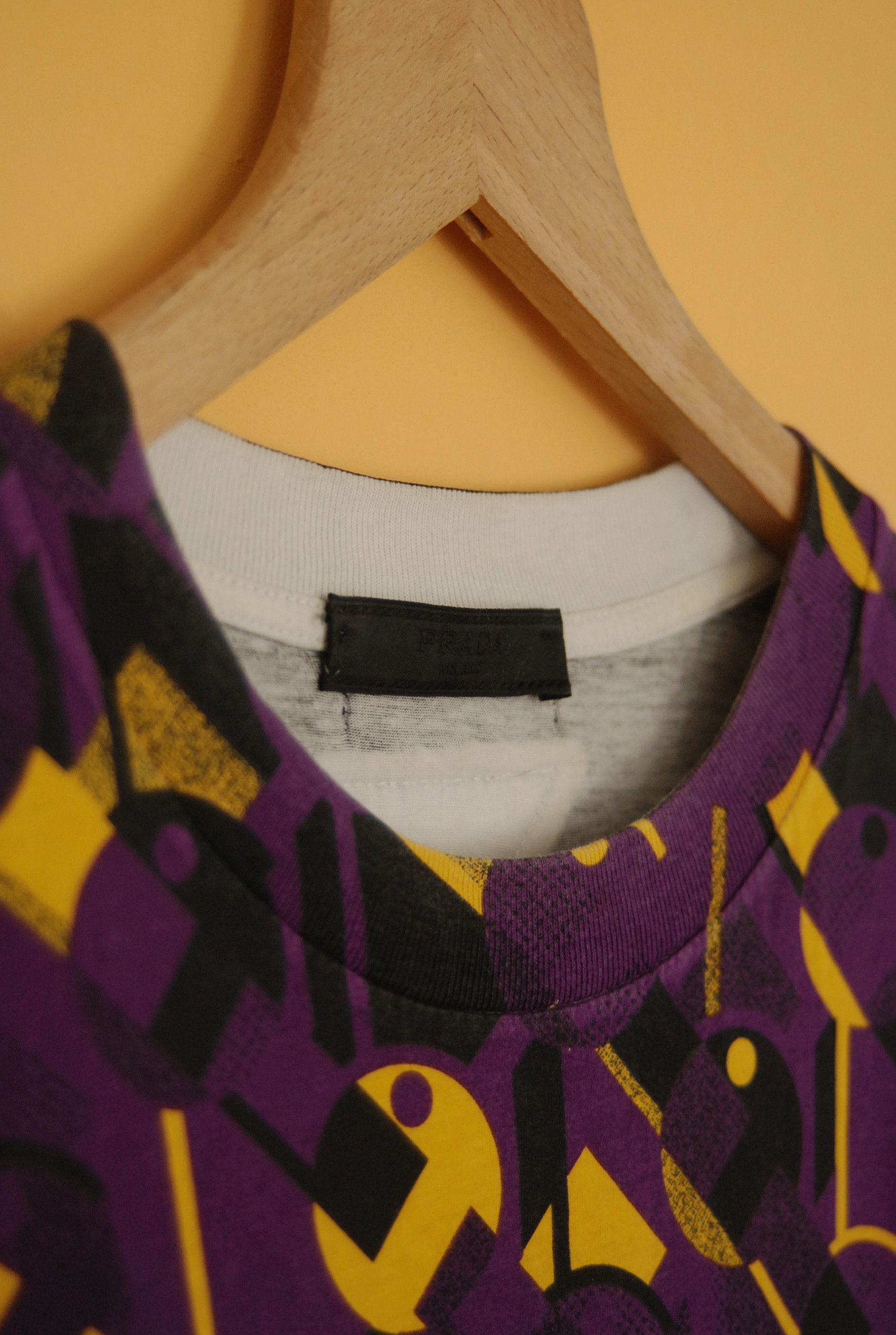 Prada Last drop! Prada t-shirt geometric print AW14 Size US S / EU 44-46 / 1 - 3 Thumbnail