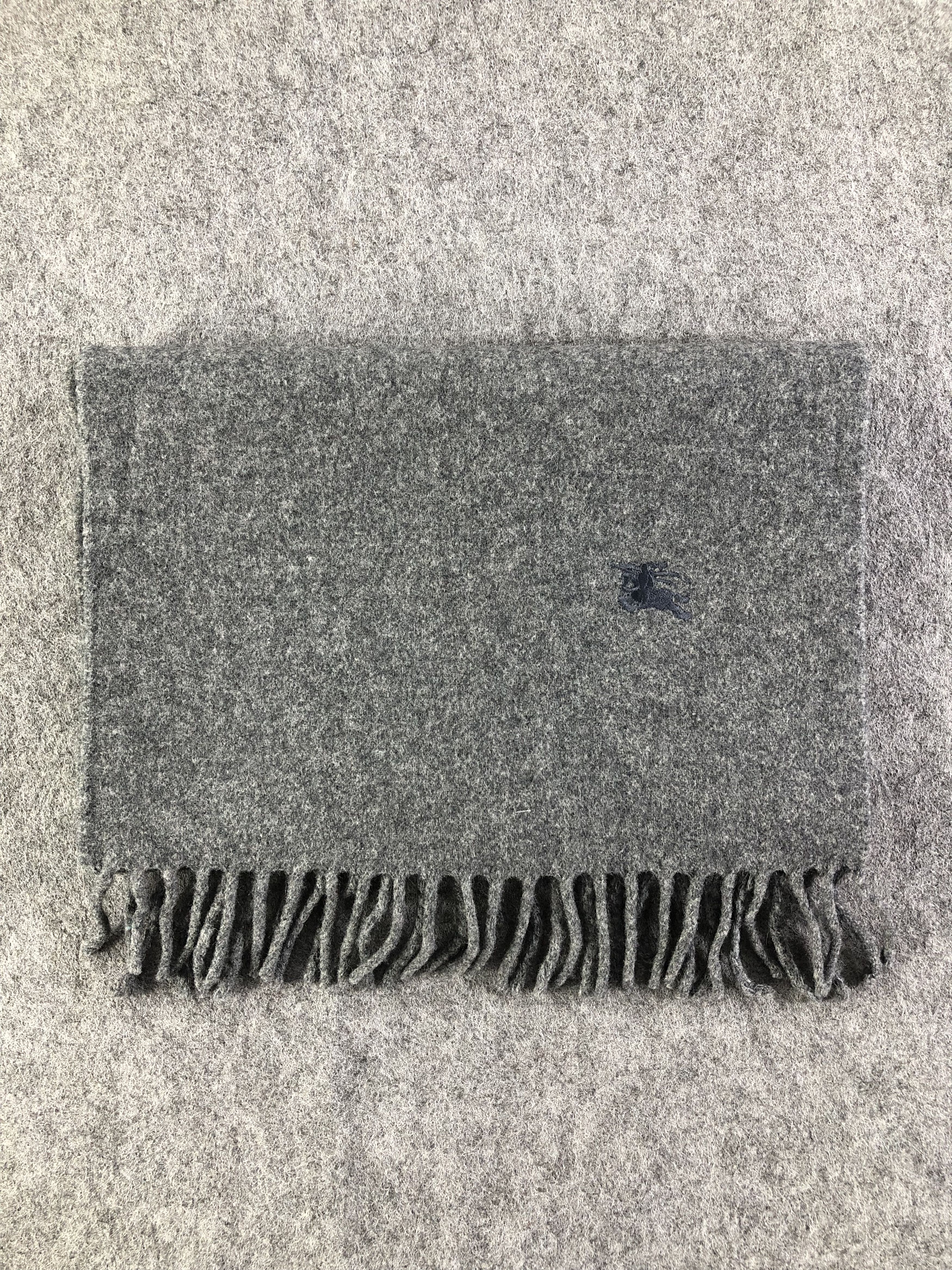 Burberry Burberry Scarf / Muffler / Neckwear Size ONE SIZE - 6 Thumbnail