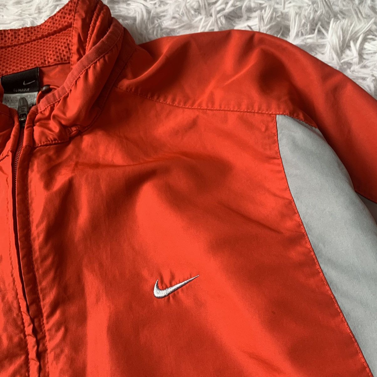 Nike Vintage Nike Y2K Logo Swoosh Light Jacket Clima-fit Size US XXL / EU 58 / 5 - 10 Thumbnail