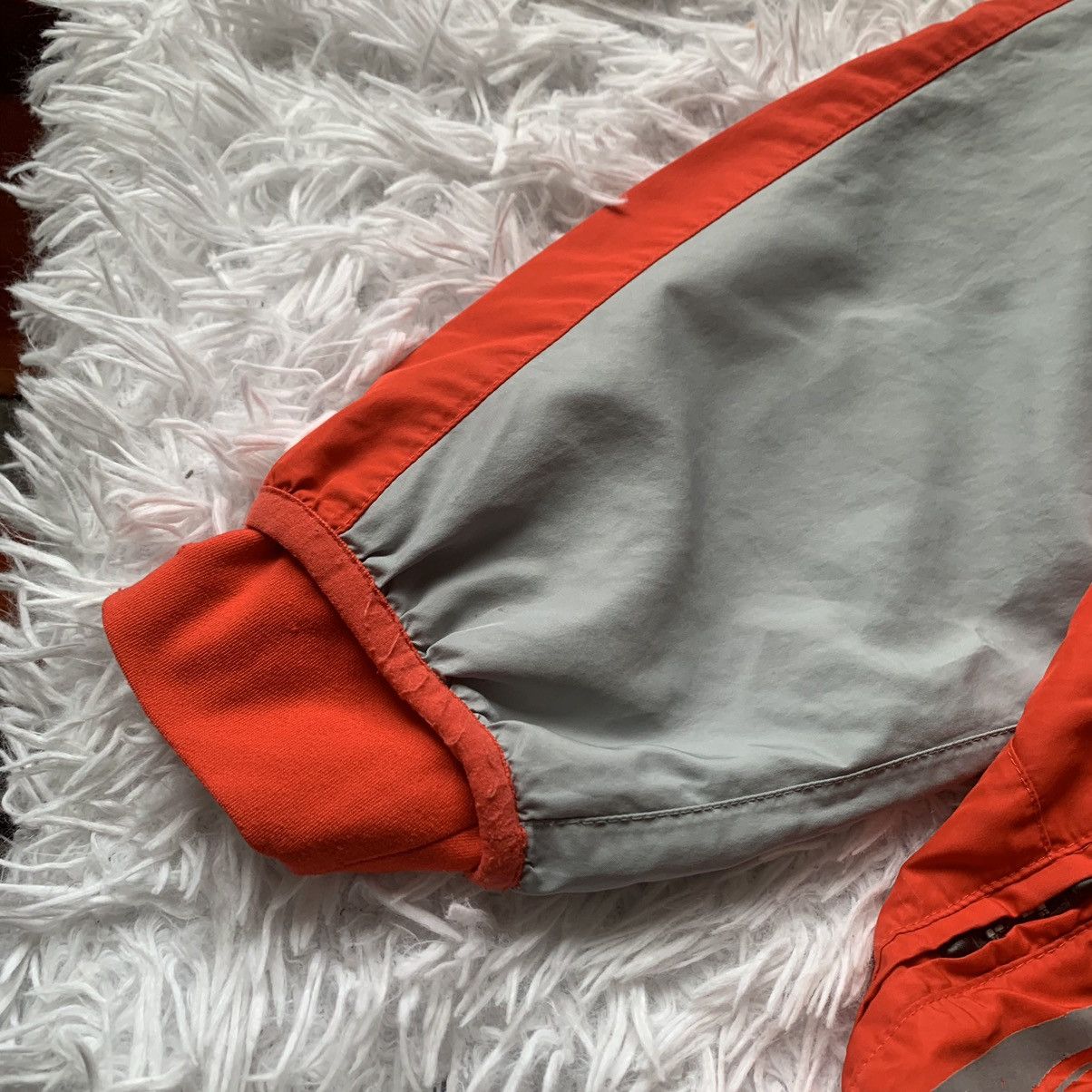 Nike Vintage Nike Y2K Logo Swoosh Light Jacket Clima-fit Size US XXL / EU 58 / 5 - 4 Thumbnail