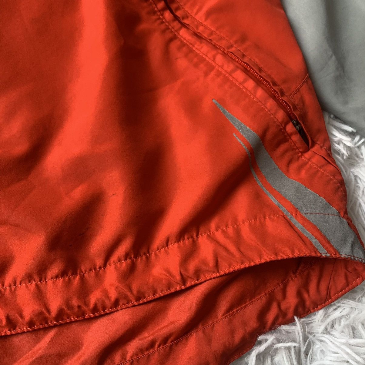 Nike Vintage Nike Y2K Logo Swoosh Light Jacket Clima-fit Size US XXL / EU 58 / 5 - 9 Thumbnail