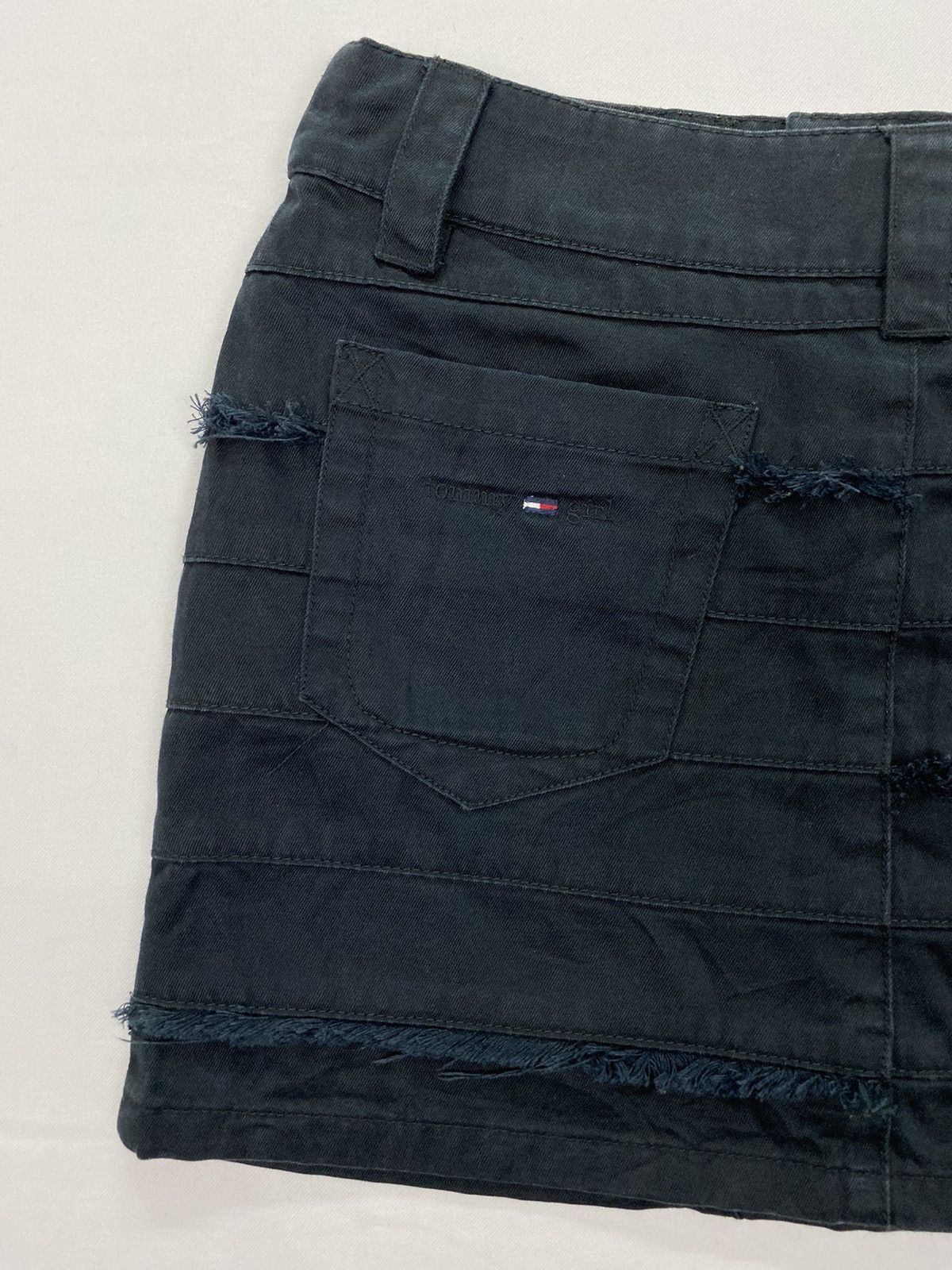 Tommy Hilfiger Tommy Hilfiger Jeans Distressed Hagi Skirt Size 30" / US 8 / IT 44 - 4 Thumbnail