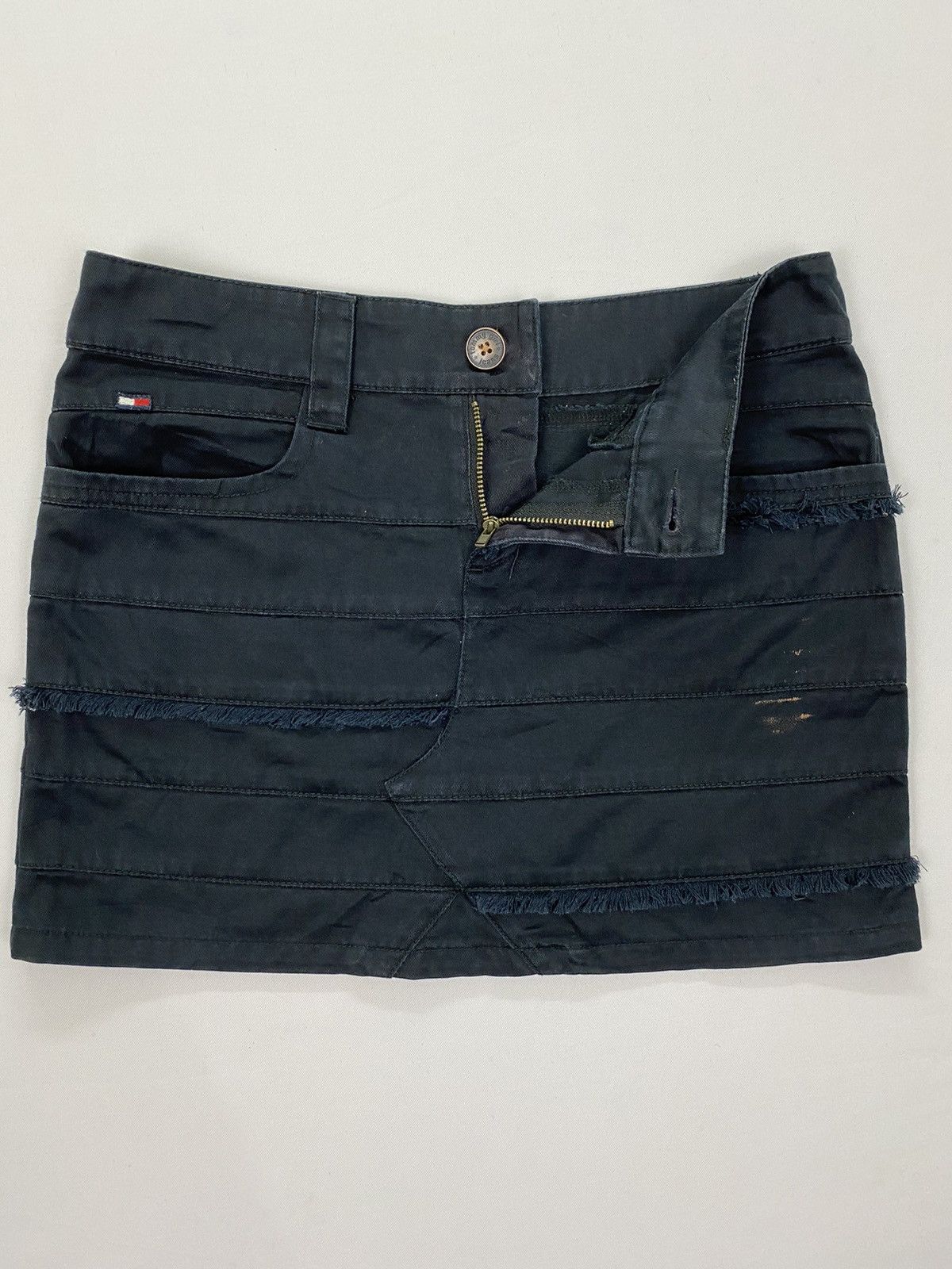 Tommy Hilfiger Tommy Hilfiger Jeans Distressed Hagi Skirt Size 30" / US 8 / IT 44 - 3 Thumbnail