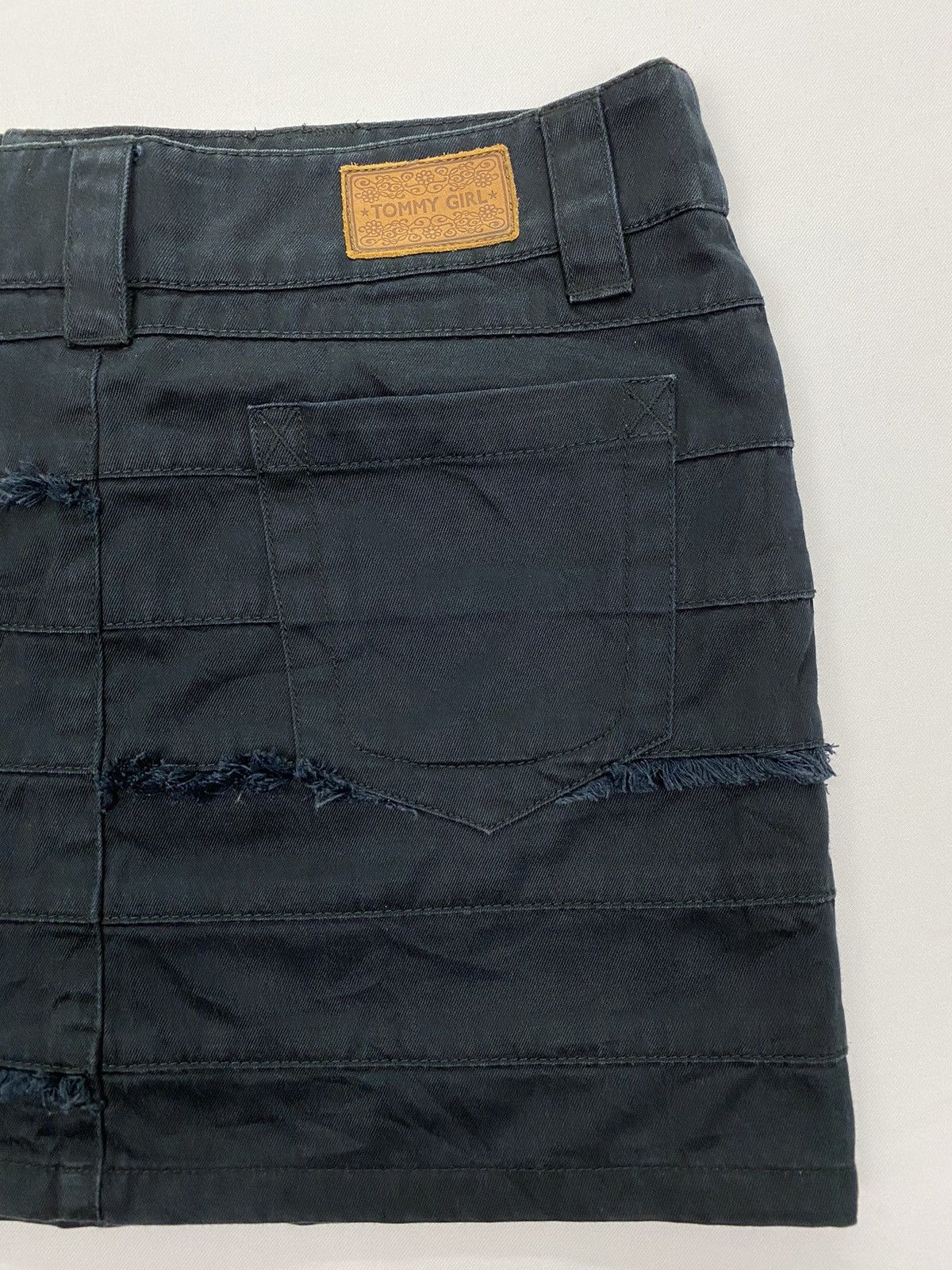 Tommy Hilfiger Tommy Hilfiger Jeans Distressed Hagi Skirt Size 30" / US 8 / IT 44 - 5 Thumbnail