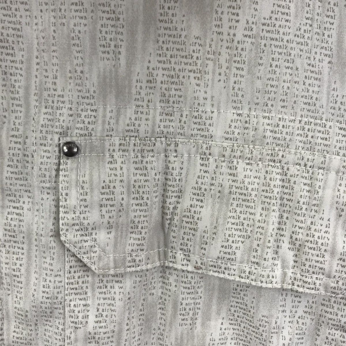 Airwalk AIRWALK Japanese Brand Overprint Hooded Windbreaker Jacket Size US M / EU 48-50 / 2 - 4 Thumbnail
