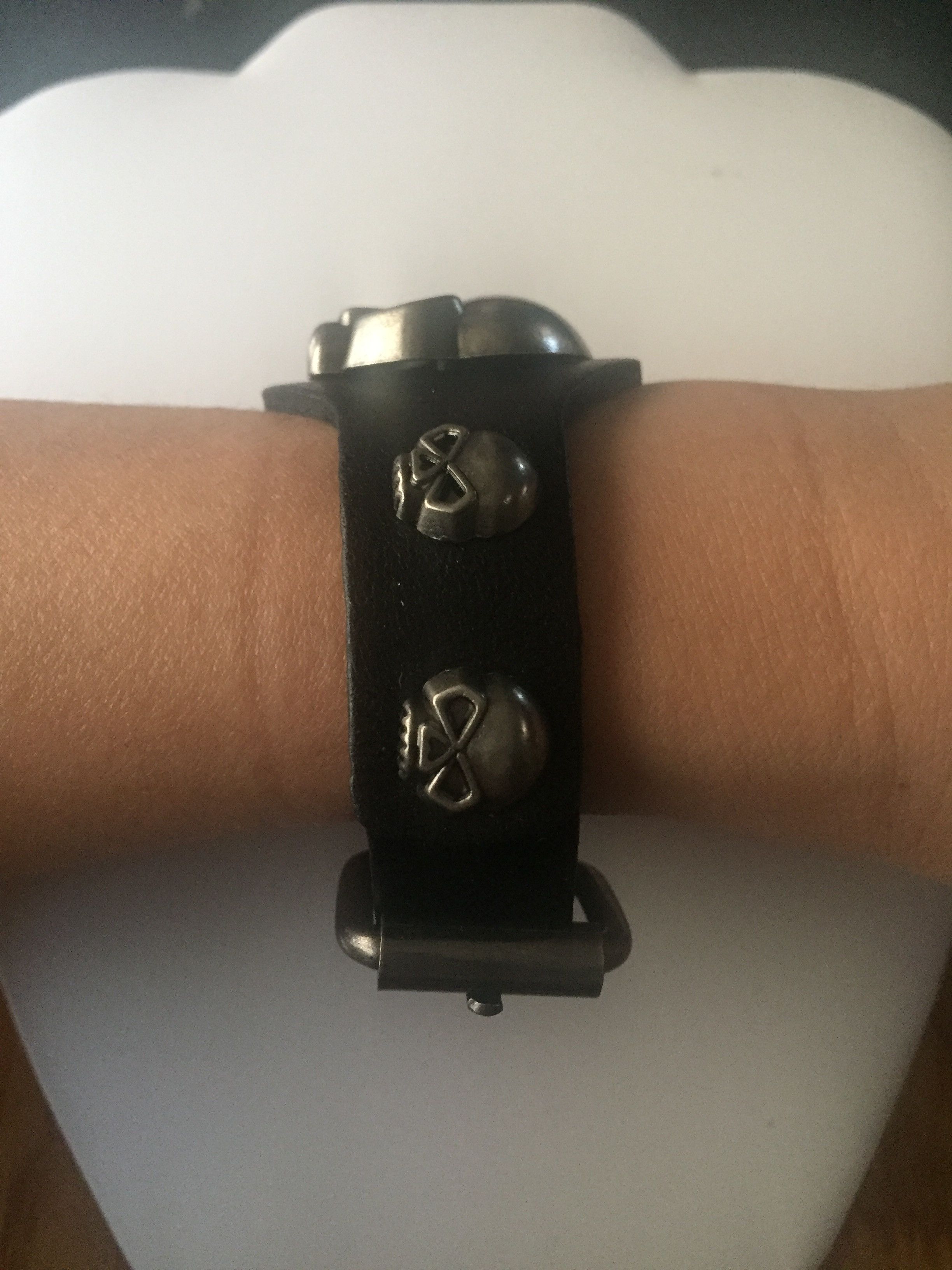 Jewelry 5 Skulls Black Leather Band Bracelet Size ONE SIZE - 4 Thumbnail